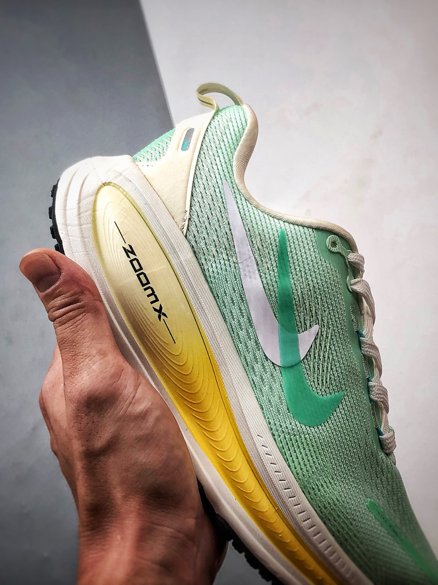 180 NK Air Zoom Vomero 18 薄荷绿 迈柔18舒适百搭网面透气休闲跑步鞋 IH7349-331