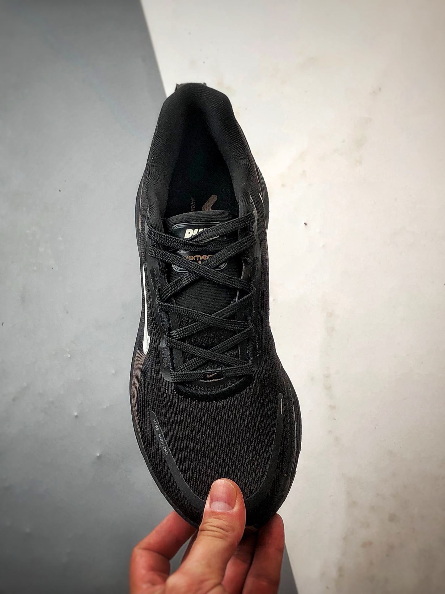 180 NK Air Zoom Vomero 18 黑棕 迈柔18舒适百搭网面透气休闲跑步鞋 IH4454-001-Chinese UA Cheap High Quatity Brand Clothes Bags handbags Sneakers wholesale wholesaler seller from China Factory suppliers Fashion Clothing Shoes best Quality Beautiful Price 180 NK Air Zoom Vomero 18 黑棕 迈柔18舒适百搭网面透气休闲跑步鞋 IH4454-001