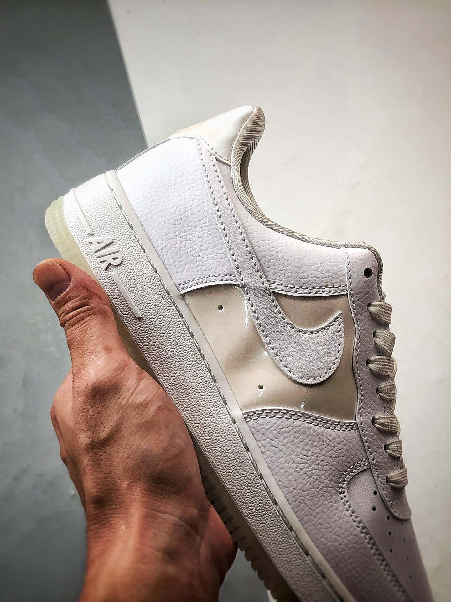 220 Air Force 1 '07 Low 镭射白 IH3204-100