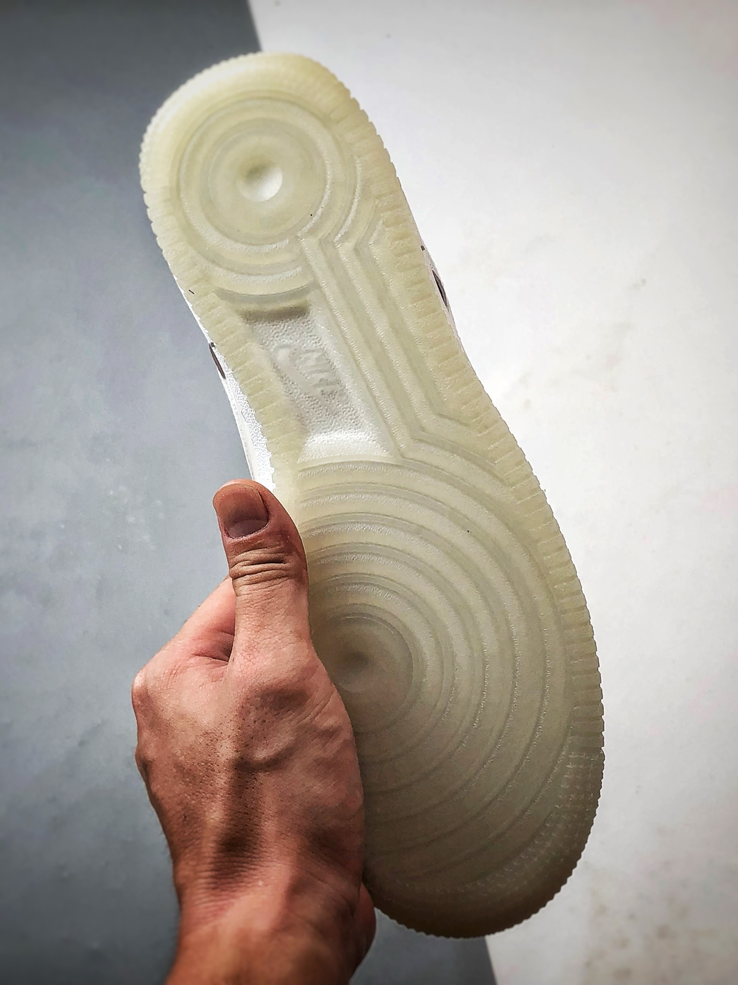 220 Air Force 1 '07 Low 镭射白 IH3204-100