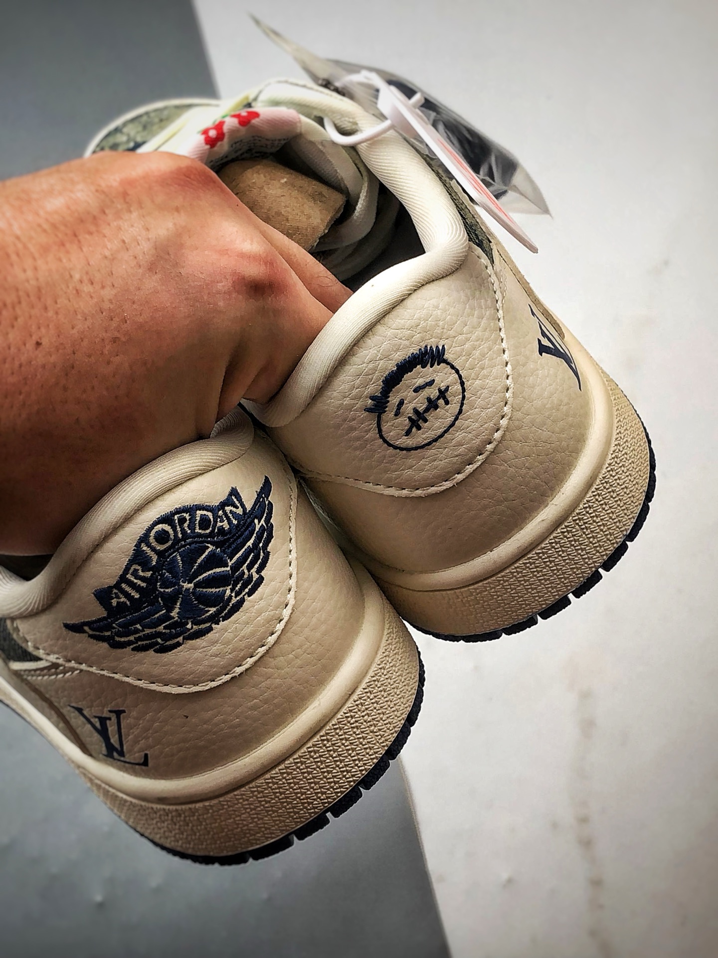 290 Air Jordan 1 Low ”高端定制” LV米白水洗蓝牛仔倒钩 LD2028-044