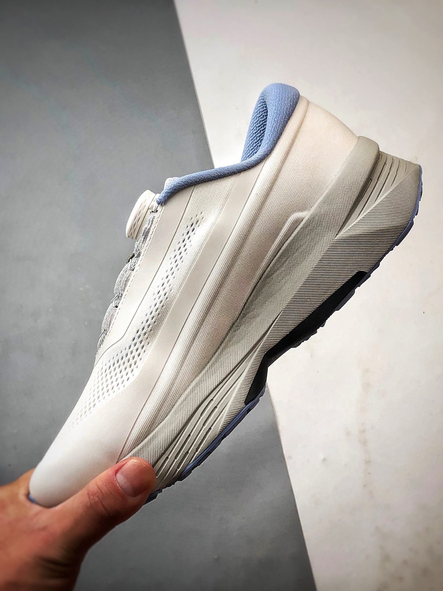 280 迪桑特Descente Enerzite 白灰蓝 时尚休闲简约透气运动跑步鞋