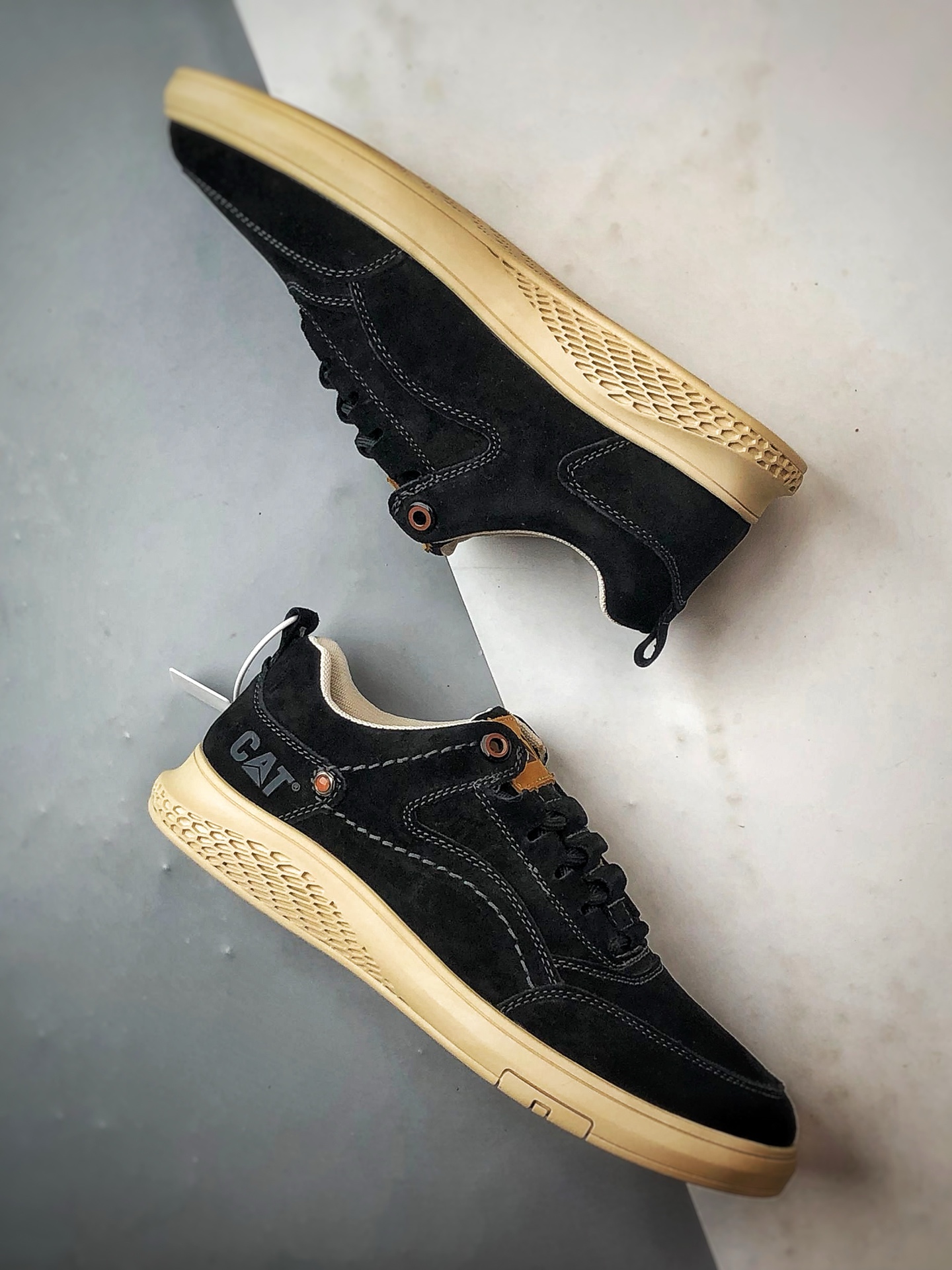 240 CAT/卡特 硬汉推土机品牌 黑色 徒步旅行者百搭休闲旅游休闲鞋-Chinese UA Cheap High Quatity Brand Clothes Bags handbags Sneakers wholesale wholesaler seller from China Factory suppliers Fashion Clothing Shoes best Quality Beautiful Price 240 CAT/卡特 硬汉推土机品牌 黑色 徒步旅行者百搭休闲旅游休闲鞋