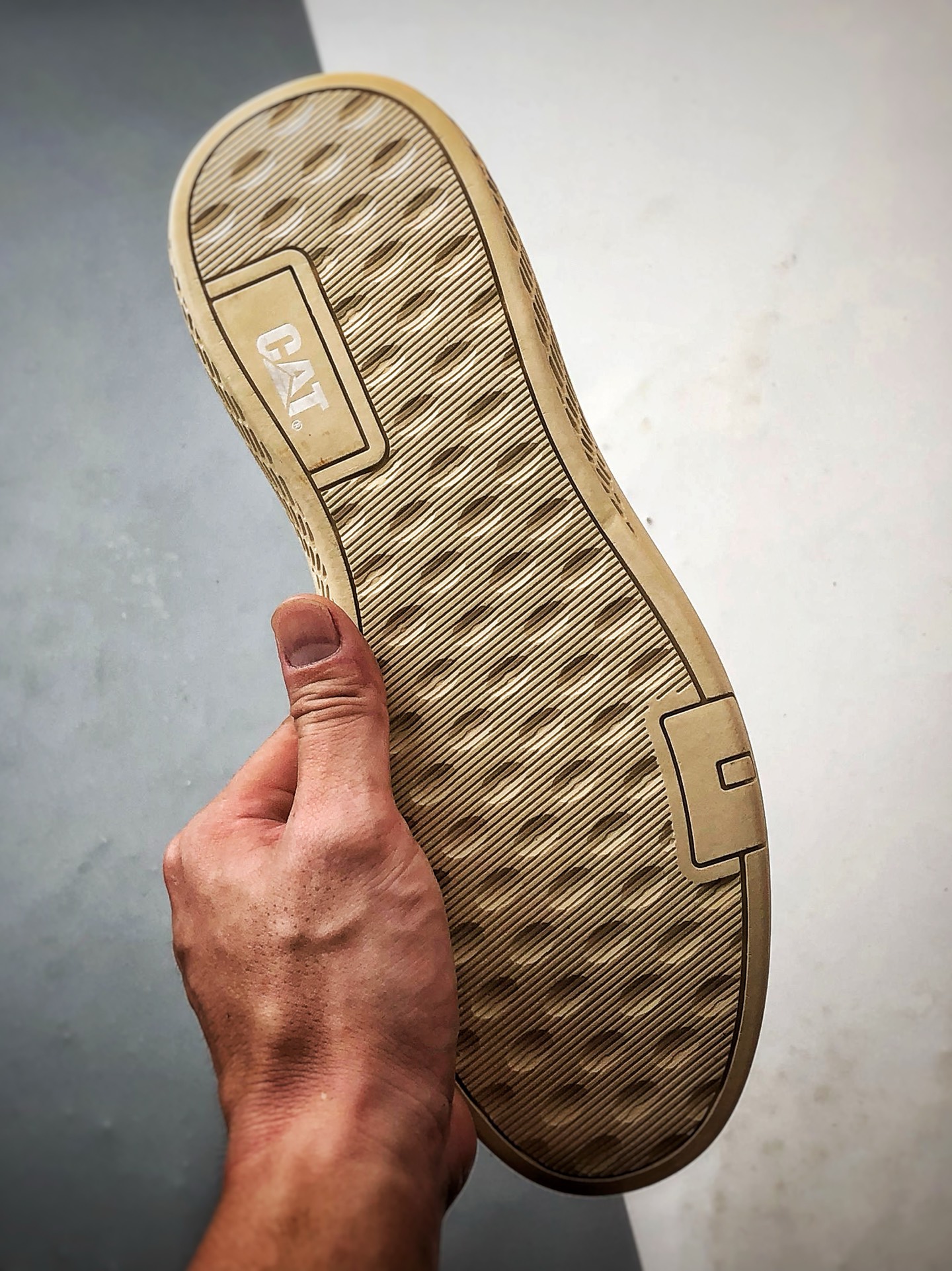 240 CAT/卡特 硬汉推土机品牌 沙色 徒步旅行者百搭休闲旅游休闲鞋