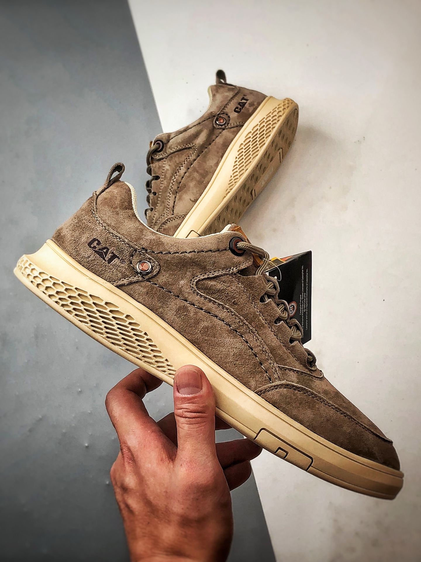 240 CAT/卡特 硬汉推土机品牌 沙色 徒步旅行者百搭休闲旅游休闲鞋