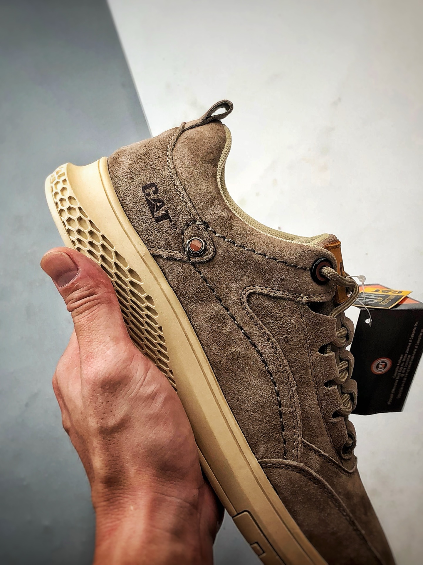 240 CAT/卡特 硬汉推土机品牌 沙色 徒步旅行者百搭休闲旅游休闲鞋