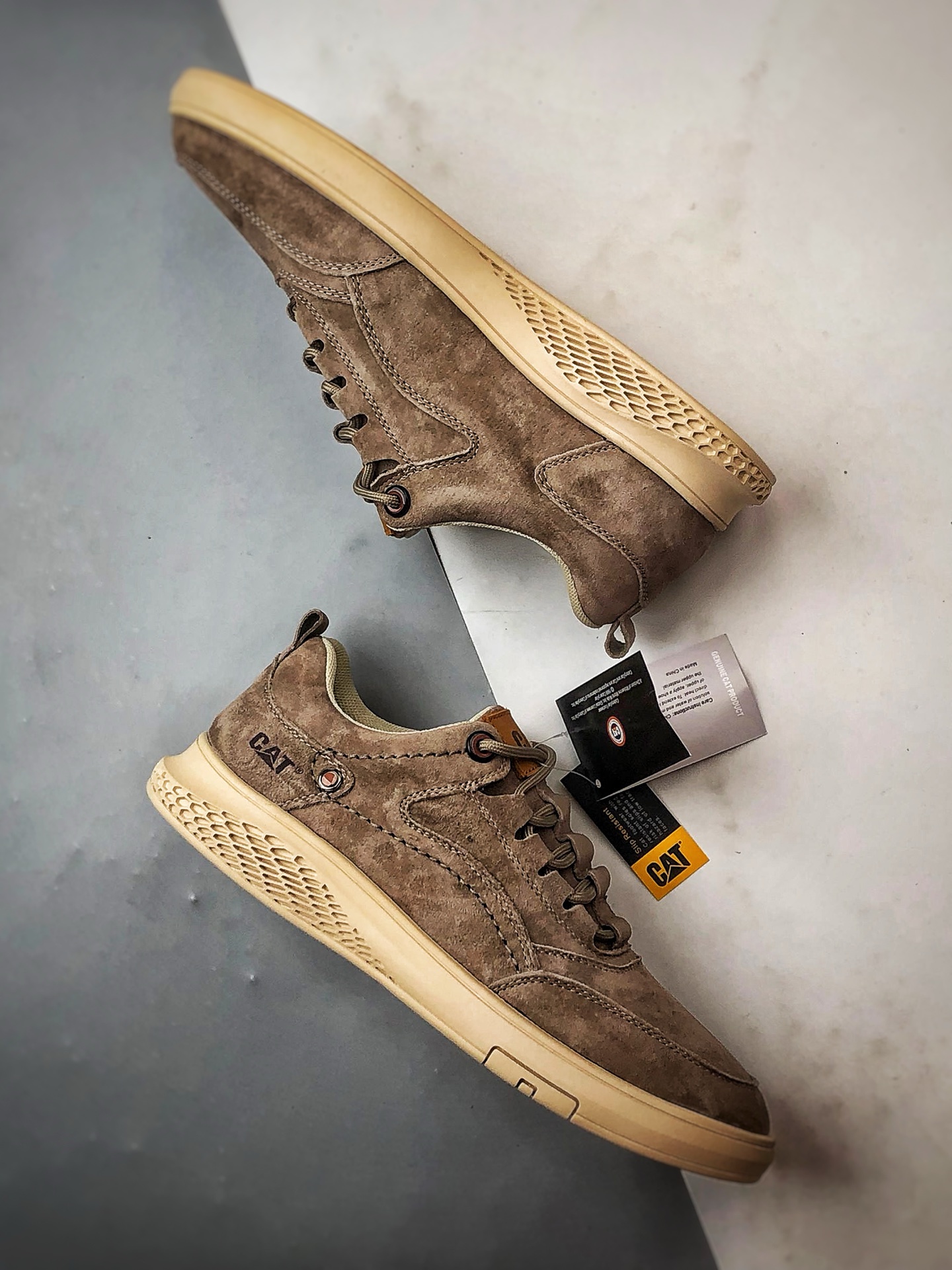 240 CAT/卡特 硬汉推土机品牌 沙色 徒步旅行者百搭休闲旅游休闲鞋