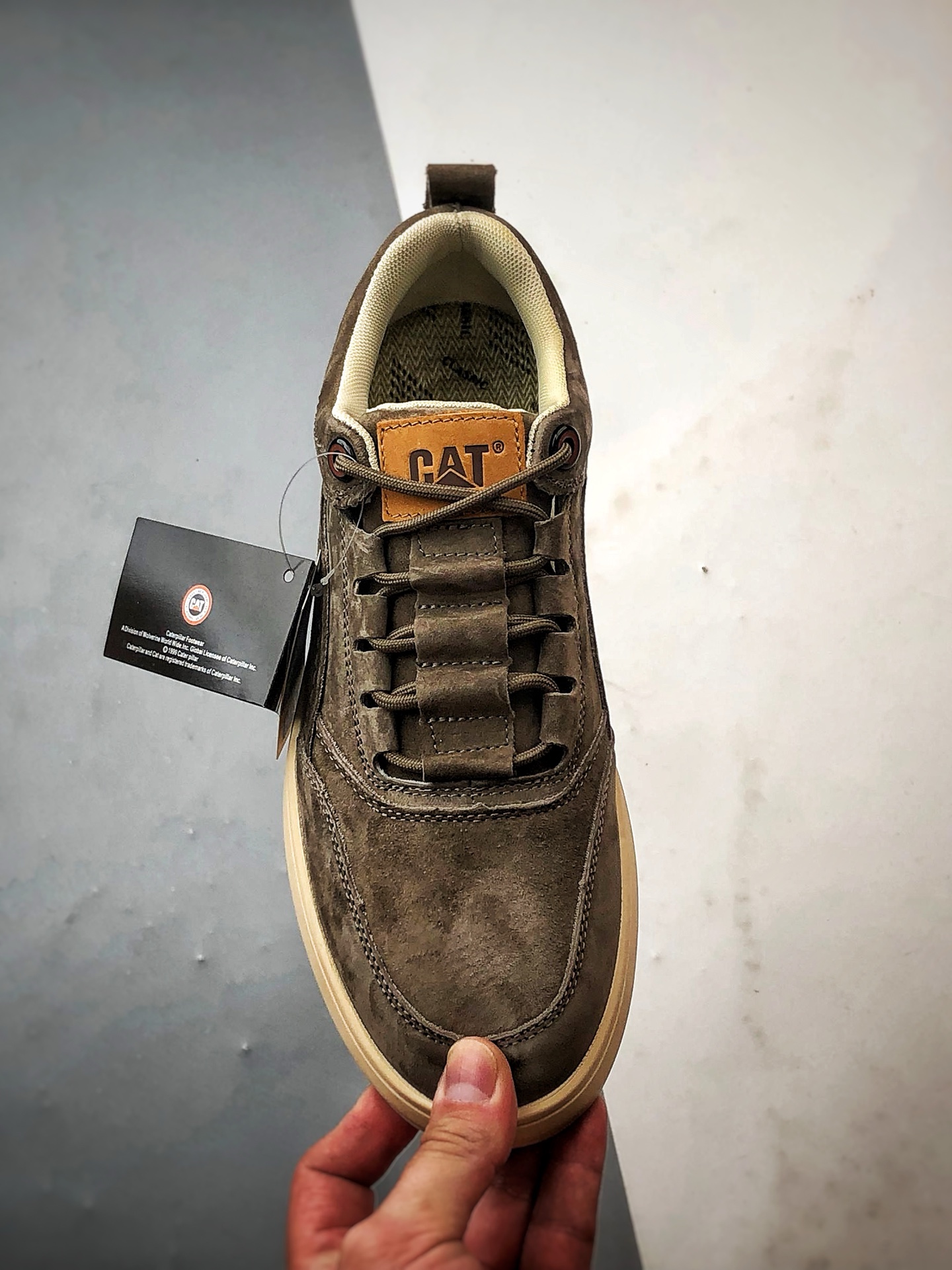 240 CAT/卡特 硬汉推土机品牌 浅咖色 徒步旅行者百搭休闲旅游休闲鞋 P717911