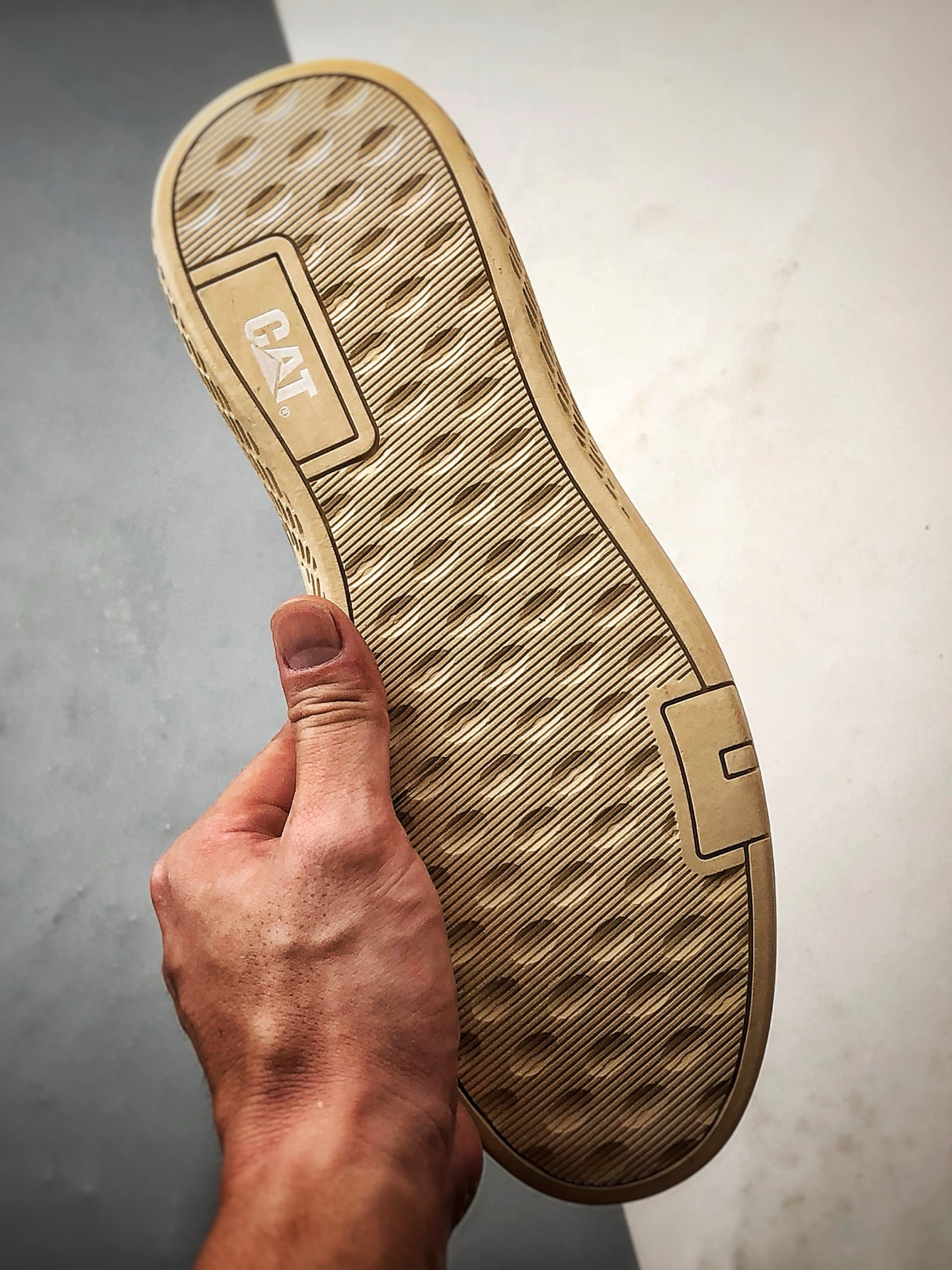 240 CAT/卡特 硬汉推土机品牌 浅咖色 徒步旅行者百搭休闲旅游休闲鞋 P717911