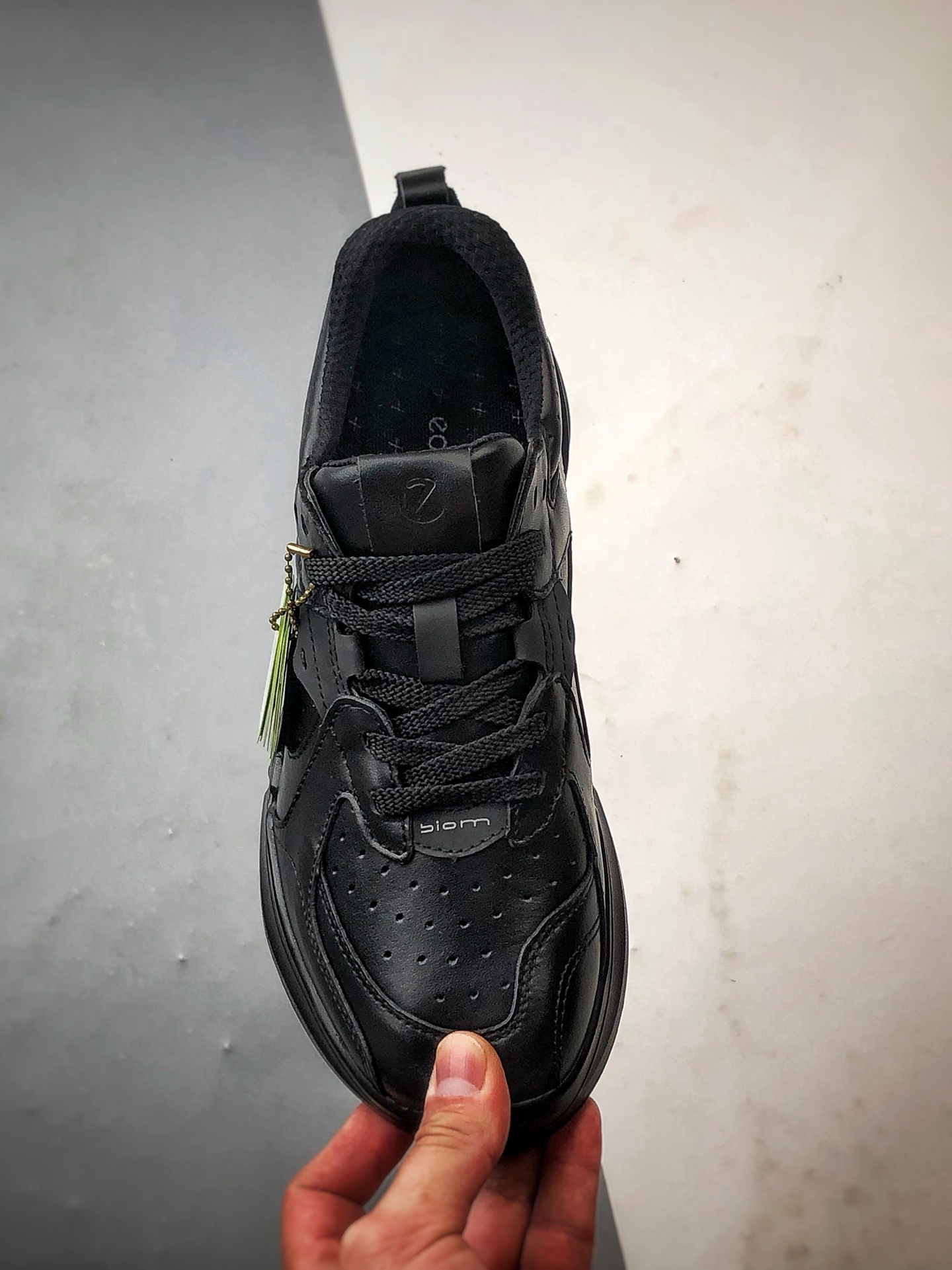 Ecco/爱步 Biom 2.2皮面系列 25新款 舒适百搭时尚运动健步鞋 8308448