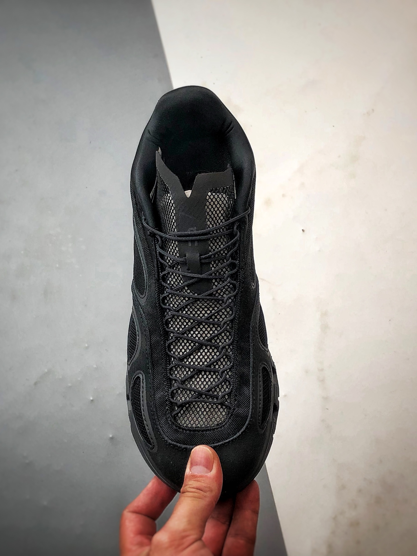 FKA Twigs x On昂跑 Cloud X 黑色 联名款舒适轻盈多功能综合低帮跑步鞋-Top High Quatity Cheap Sneakers Fashion Clothing Clothes Bags handbags Shoes of all Brand wholesale With The best Quality And Beautiful Price from China Factory Chinese suppliers wholesaler seller FKA Twigs x On昂跑 Cloud X 黑色 联名款舒适轻盈多功能综合低帮跑步鞋