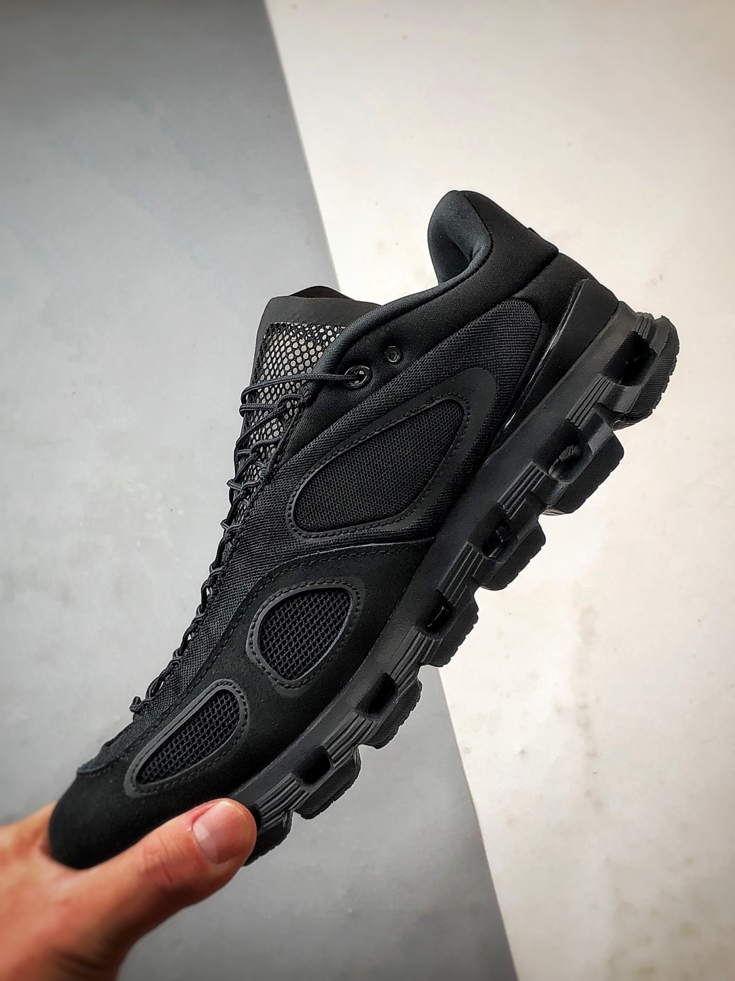 FKA Twigs x On昂跑 Cloud X 黑色 联名款舒适轻盈多功能综合低帮跑步鞋-Top High Quatity Cheap Sneakers Fashion Clothing Clothes Bags handbags Shoes of all Brand wholesale With The best Quality And Beautiful Price from China Factory Chinese suppliers wholesaler seller FKA Twigs x On昂跑 Cloud X 黑色 联名款舒适轻盈多功能综合低帮跑步鞋