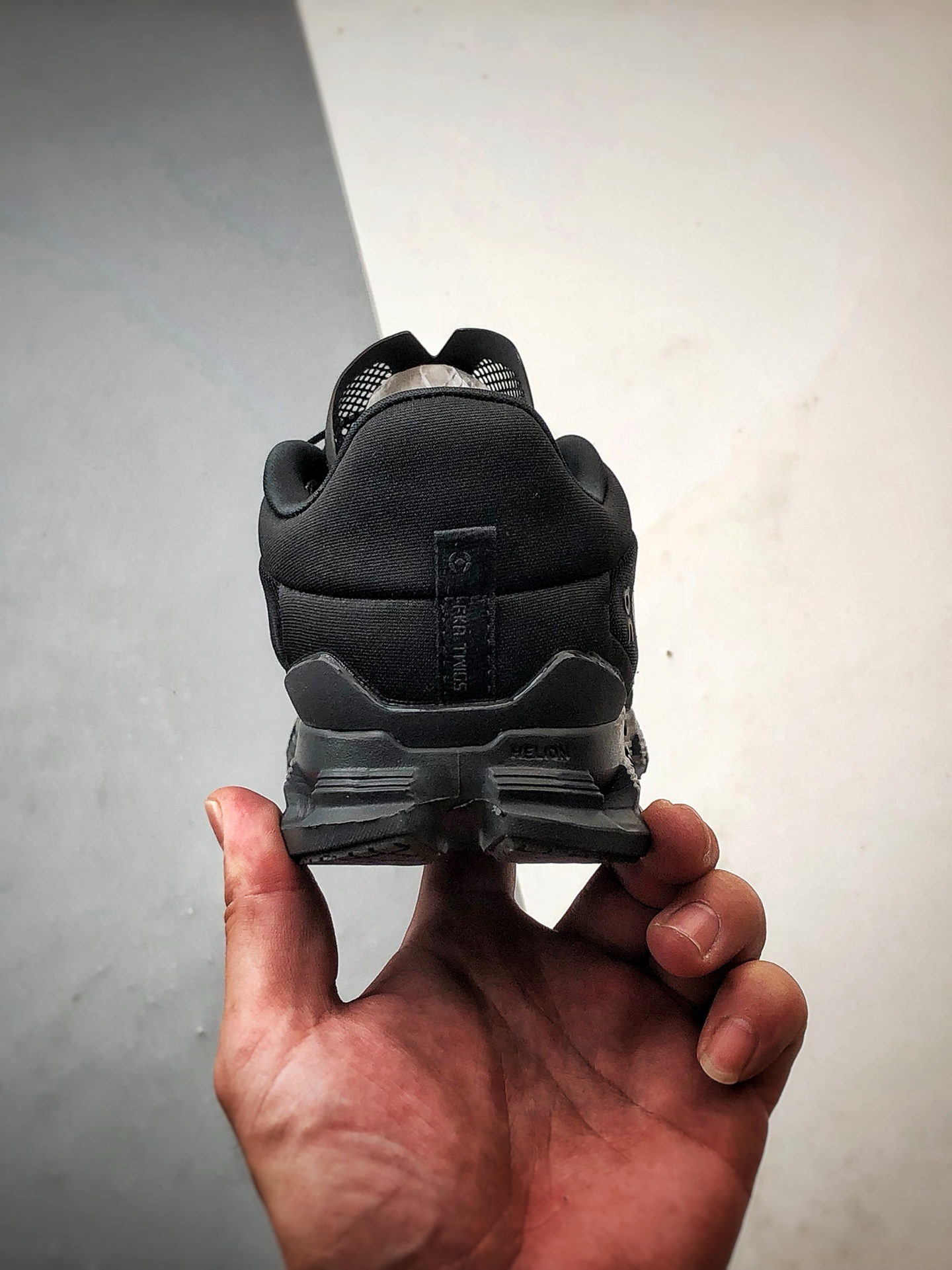 FKA Twigs x On昂跑 Cloud X 黑色 联名款舒适轻盈多功能综合低帮跑步鞋-Top High Quatity Cheap Sneakers Fashion Clothing Clothes Bags handbags Shoes of all Brand wholesale With The best Quality And Beautiful Price from China Factory Chinese suppliers wholesaler seller FKA Twigs x On昂跑 Cloud X 黑色 联名款舒适轻盈多功能综合低帮跑步鞋