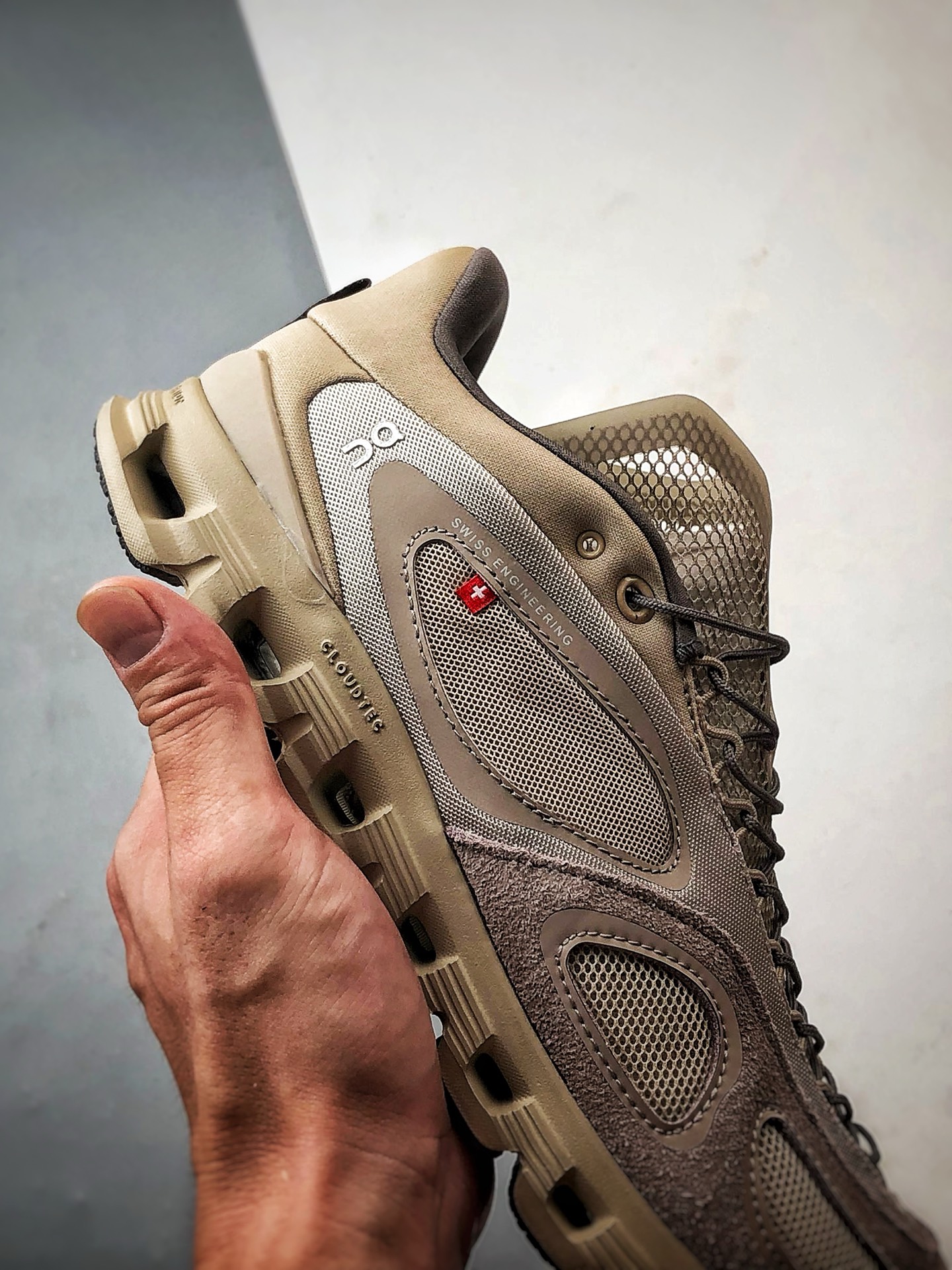 220 FKA Twigs x On昂跑 Cloud X 米棕 联名款舒适轻盈多功能综合低帮跑步鞋