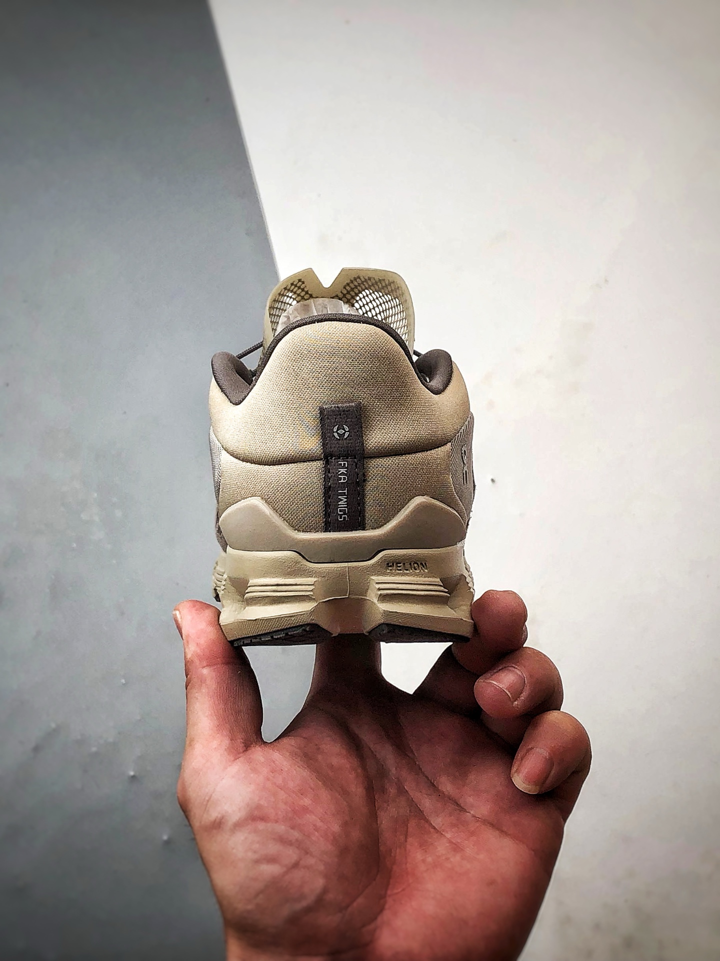 220 FKA Twigs x On昂跑 Cloud X 米棕 联名款舒适轻盈多功能综合低帮跑步鞋