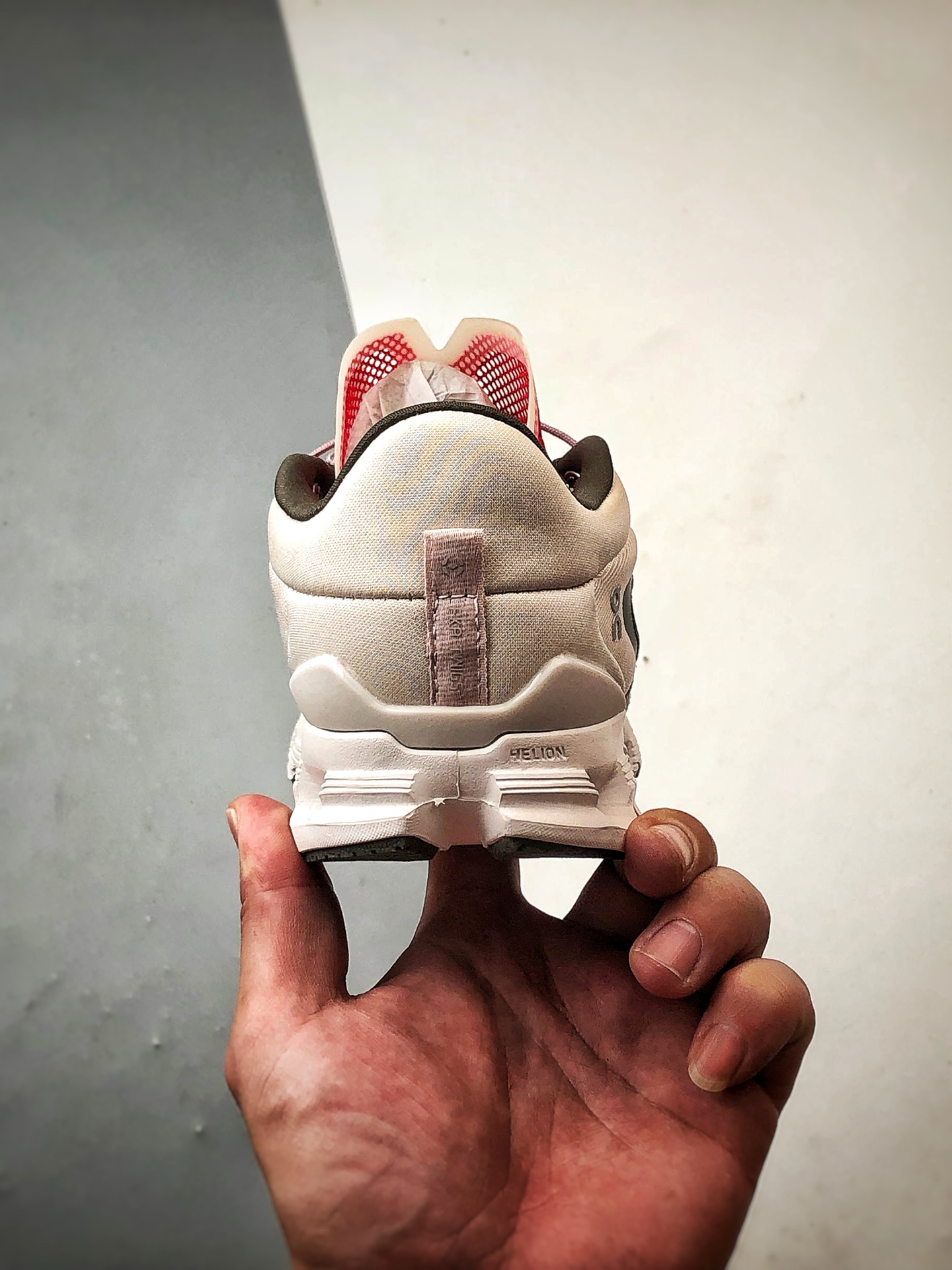 220 FKA Twigs x On昂跑 Cloud X 灰粉 联名款舒适轻盈多功能综合低帮跑步鞋