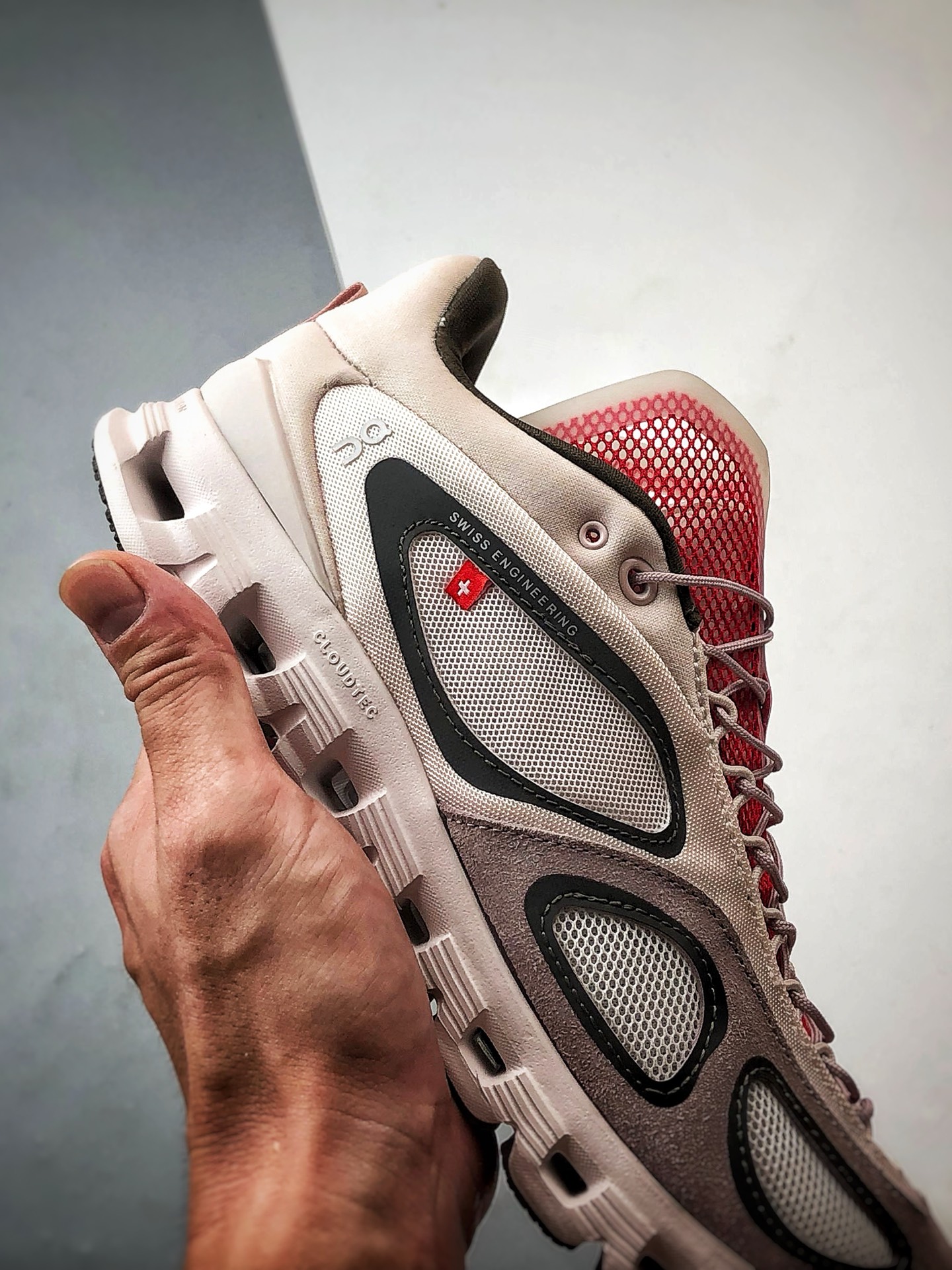 220 FKA Twigs x On昂跑 Cloud X 灰粉 联名款舒适轻盈多功能综合低帮跑步鞋