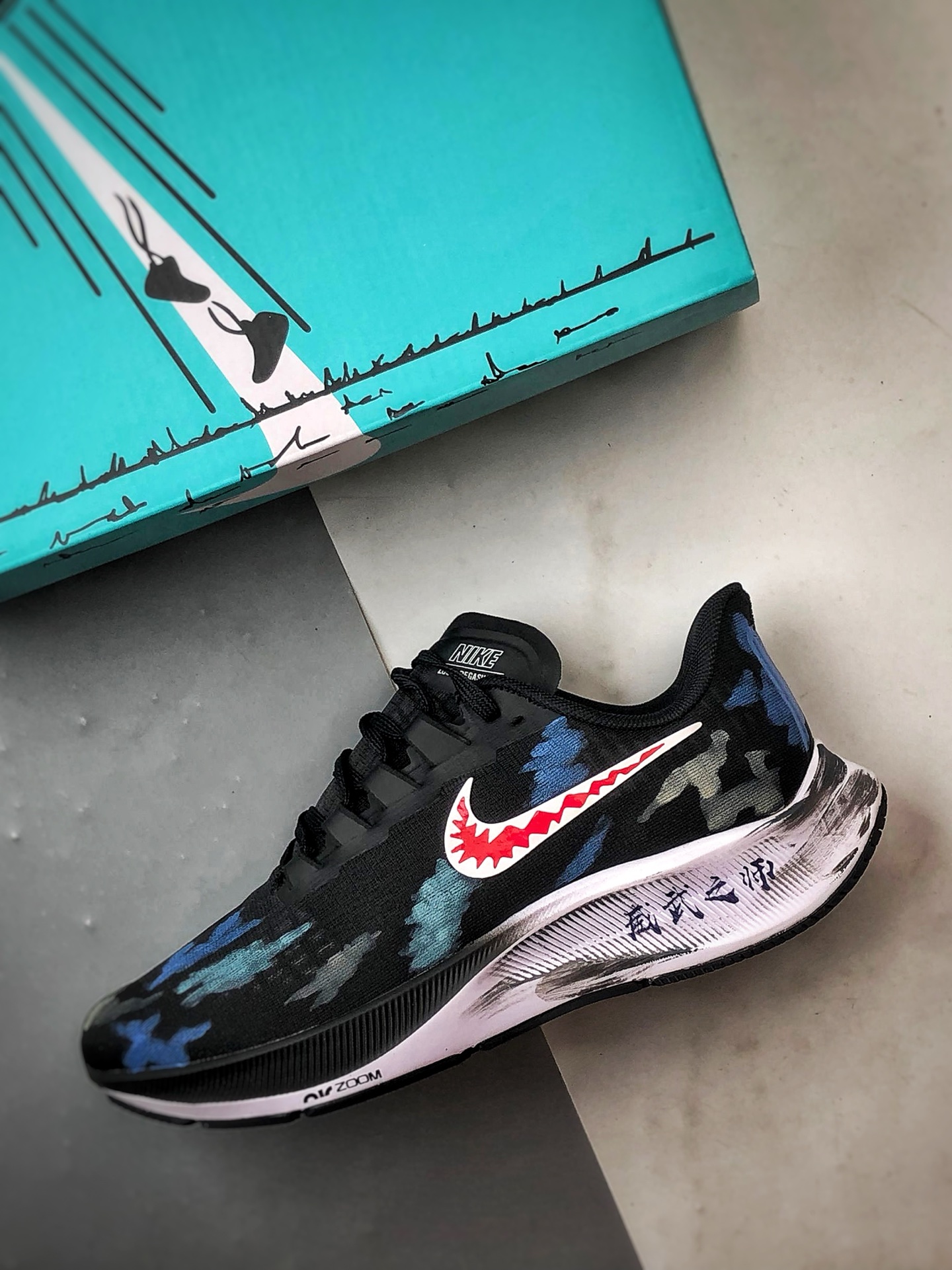 280 定制球鞋 Air Zoom Pegasus 37 威武之师 黑蓝迷彩 潮流简约百搭低帮跑步鞋 BQ9647-200