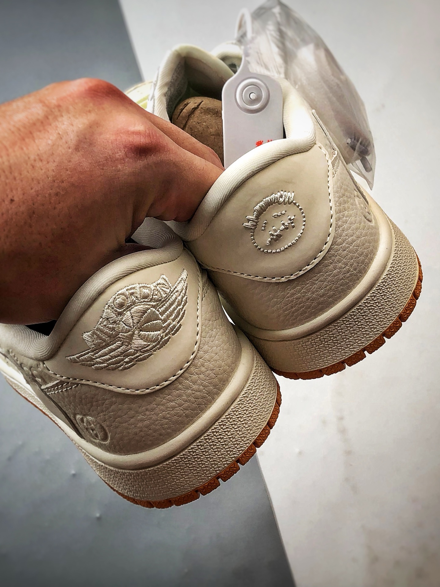 290 Air Jordan 1 Low ”高端定制” 古驰压花米白生胶倒钩 LD2028-049-Chinese UA Cheap High Quatity Brand Clothes Bags handbags Sneakers wholesale wholesaler seller from China Factory suppliers Fashion Clothing Shoes best Quality Beautiful Price 290 Air Jordan 1 Low ”高端定制” 古驰压花米白生胶倒钩 LD2028-049