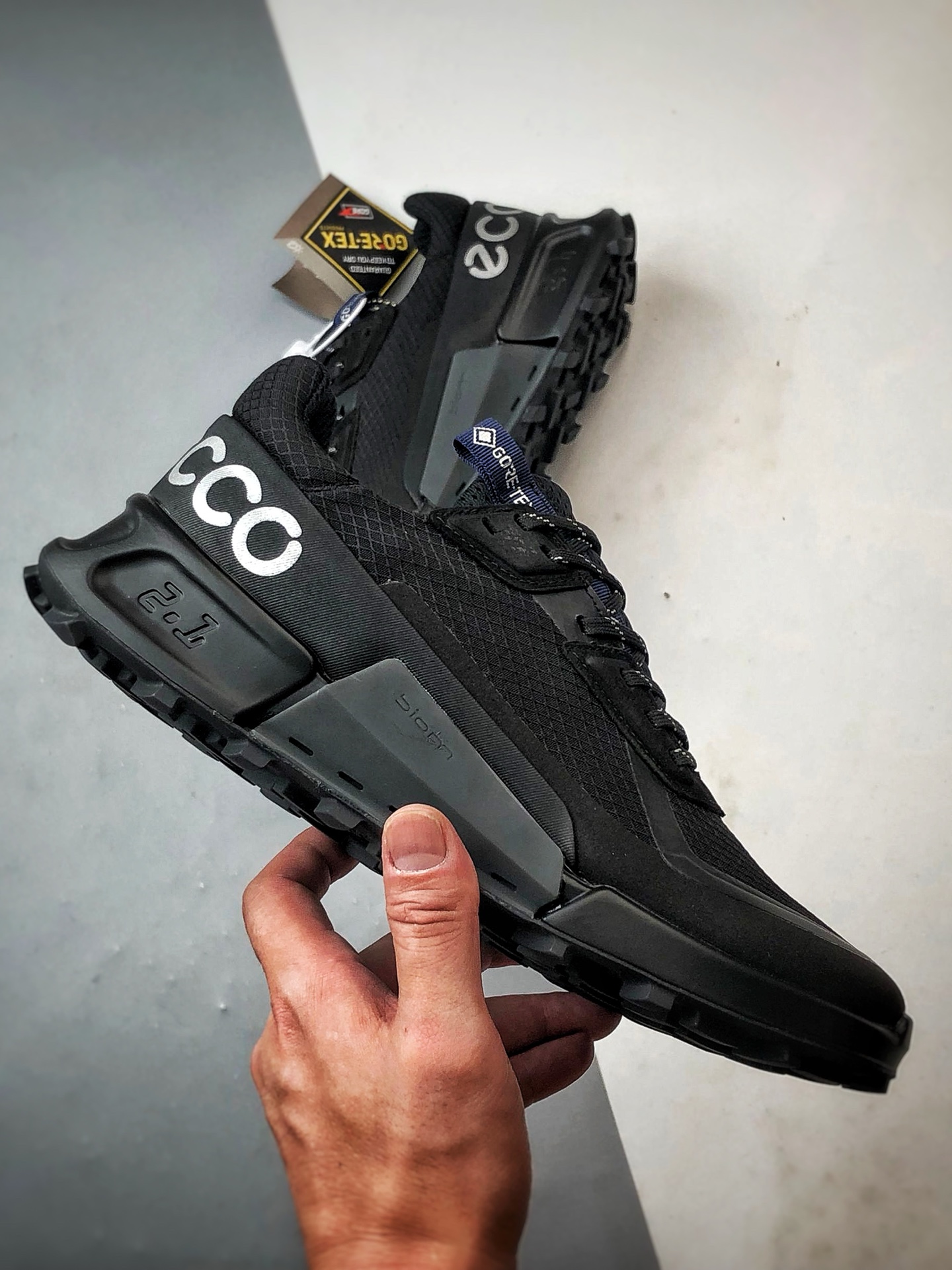 300 Ecco/爱步 BIOM 2.1系列 越野防水透气休闲运动健步鞋 8228345