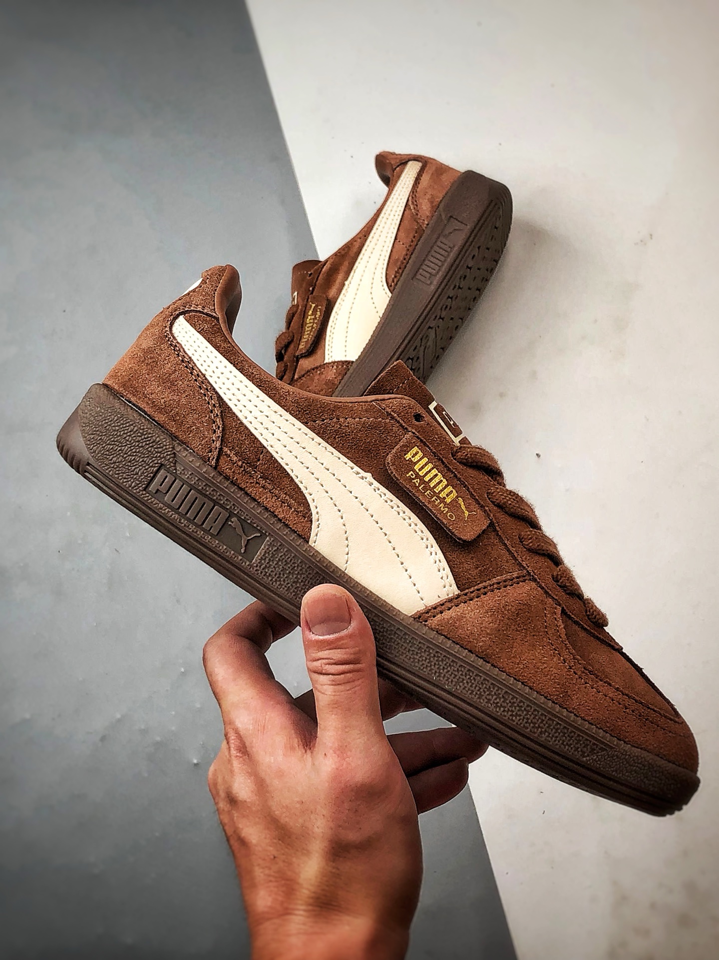 150 Puma Palermo 棕色 舒适百搭低帮德训板鞋 孔眼底座和脚趾凸起由绒面革材料制成 396463-56