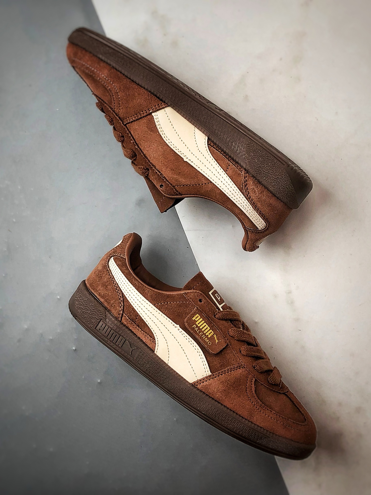 150 Puma Palermo 棕色 舒适百搭低帮德训板鞋 孔眼底座和脚趾凸起由绒面革材料制成 396463-56