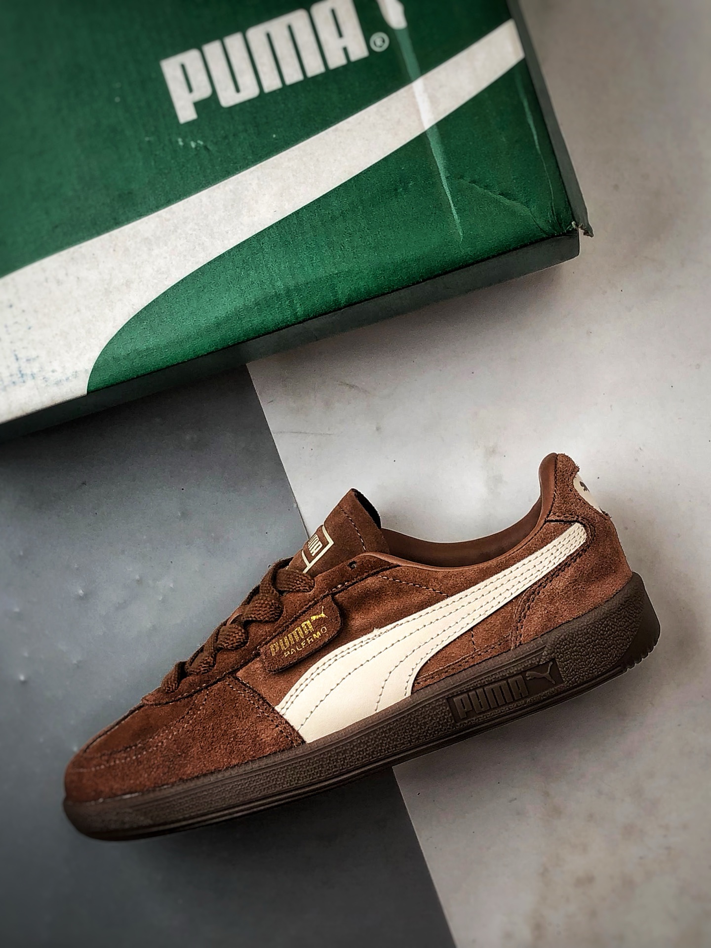 150 Puma Palermo 棕色 舒适百搭低帮德训板鞋 孔眼底座和脚趾凸起由绒面革材料制成 396463-56