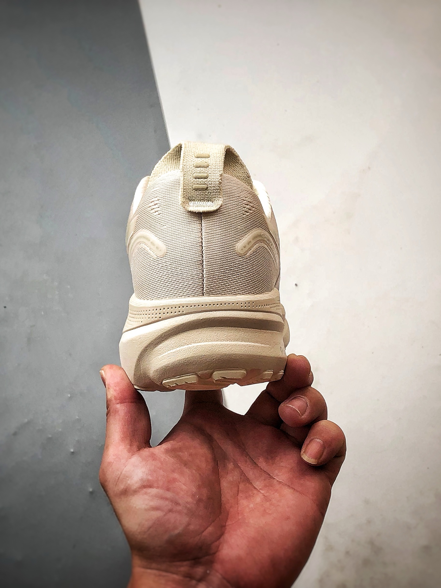 200 Asics Gel-Kayano 32 燕麦色 卡亚诺32代有氧轻量运动慢跑鞋 1011C052-250-Chinese UA Cheap High Quatity Brand Clothes Bags handbags Sneakers wholesale wholesaler seller from China Factory suppliers Fashion Clothing Shoes best Quality Beautiful Price 200 Asics Gel-Kayano 32 燕麦色 卡亚诺32代有氧轻量运动慢跑鞋 1011C052-250