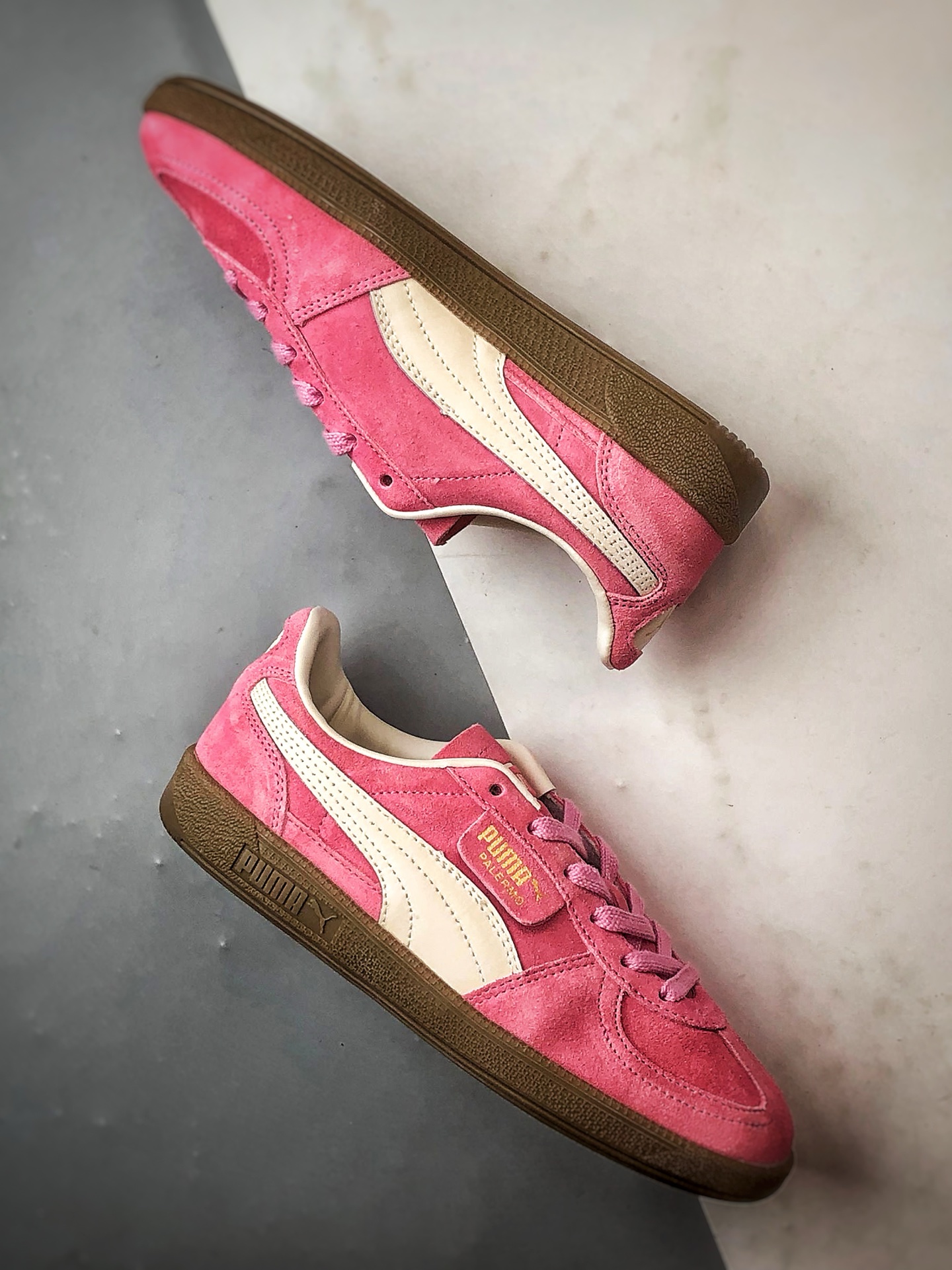 170 Puma Palermo 粉白 舒适百搭低帮德训板鞋 396463-57-Chinese UA Cheap High Quatity Brand Clothes Bags handbags Sneakers wholesale wholesaler seller from China Factory suppliers Fashion Clothing Shoes best Quality Beautiful Price 170 Puma Palermo 粉白 舒适百搭低帮德训板鞋 396463-57