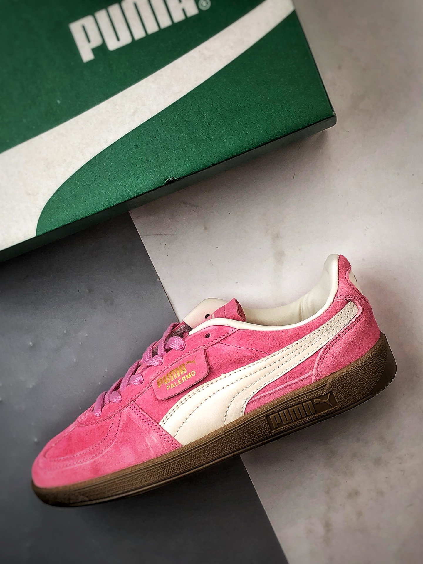 170 Puma Palermo 粉白 舒适百搭低帮德训板鞋 396463-57-Chinese UA Cheap High Quatity Brand Clothes Bags handbags Sneakers wholesale wholesaler seller from China Factory suppliers Fashion Clothing Shoes best Quality Beautiful Price 170 Puma Palermo 粉白 舒适百搭低帮德训板鞋 396463-57