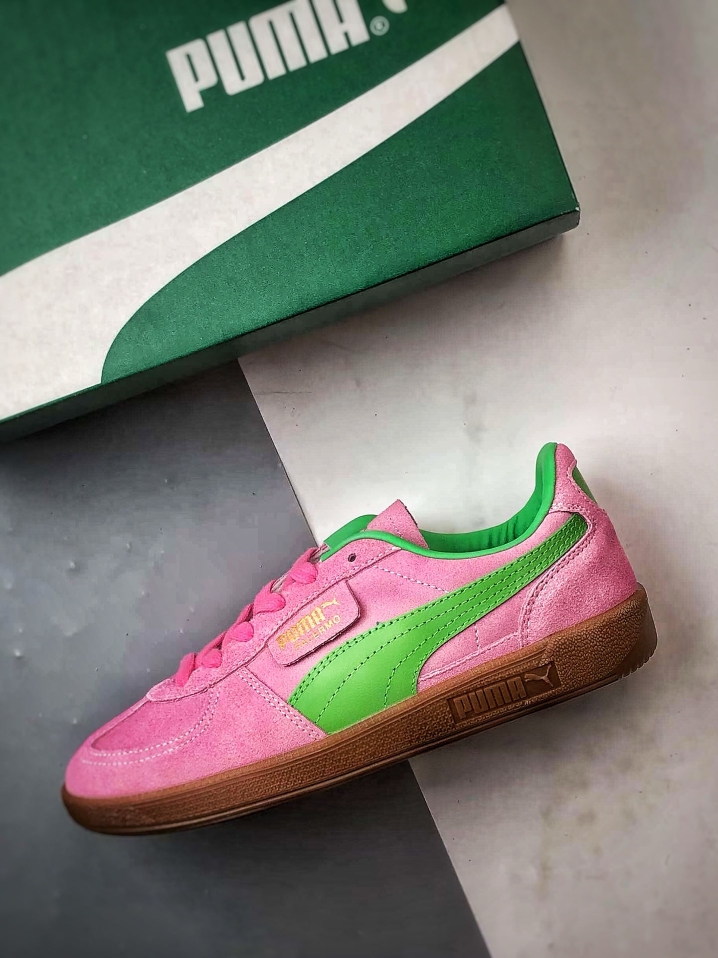 150 Puma Palermo 粉绿 舒适百搭低帮德训板鞋 孔眼底座和脚趾凸起由绒面革材料制成 397760-01