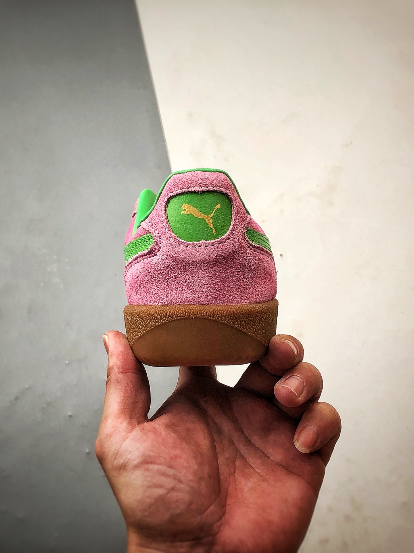 150 Puma Palermo 粉绿 舒适百搭低帮德训板鞋 孔眼底座和脚趾凸起由绒面革材料制成 397760-01