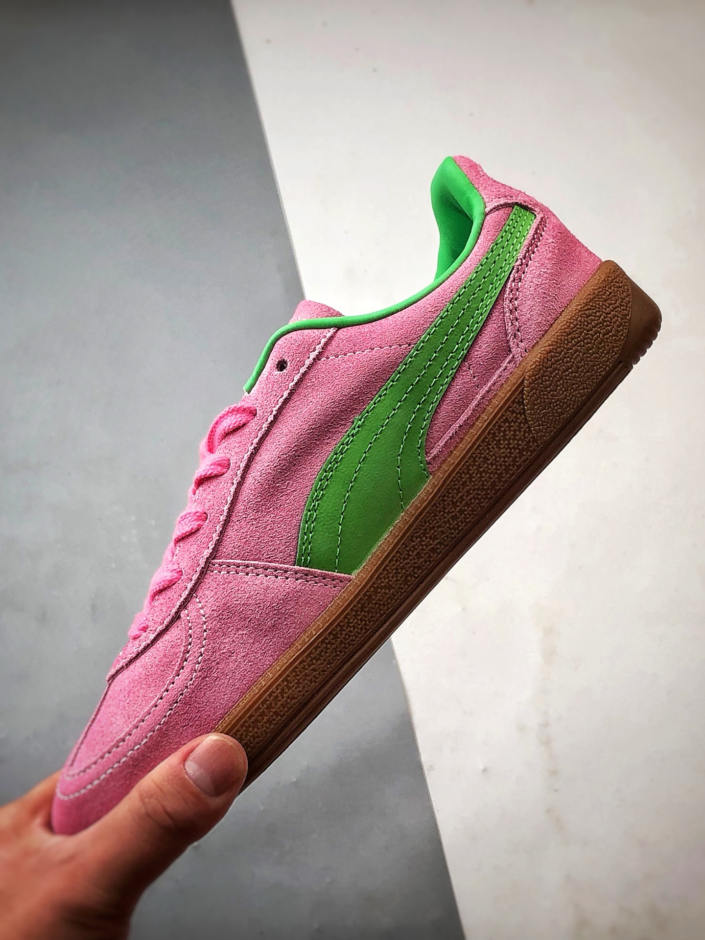 150 Puma Palermo 粉绿 舒适百搭低帮德训板鞋 孔眼底座和脚趾凸起由绒面革材料制成 397760-01