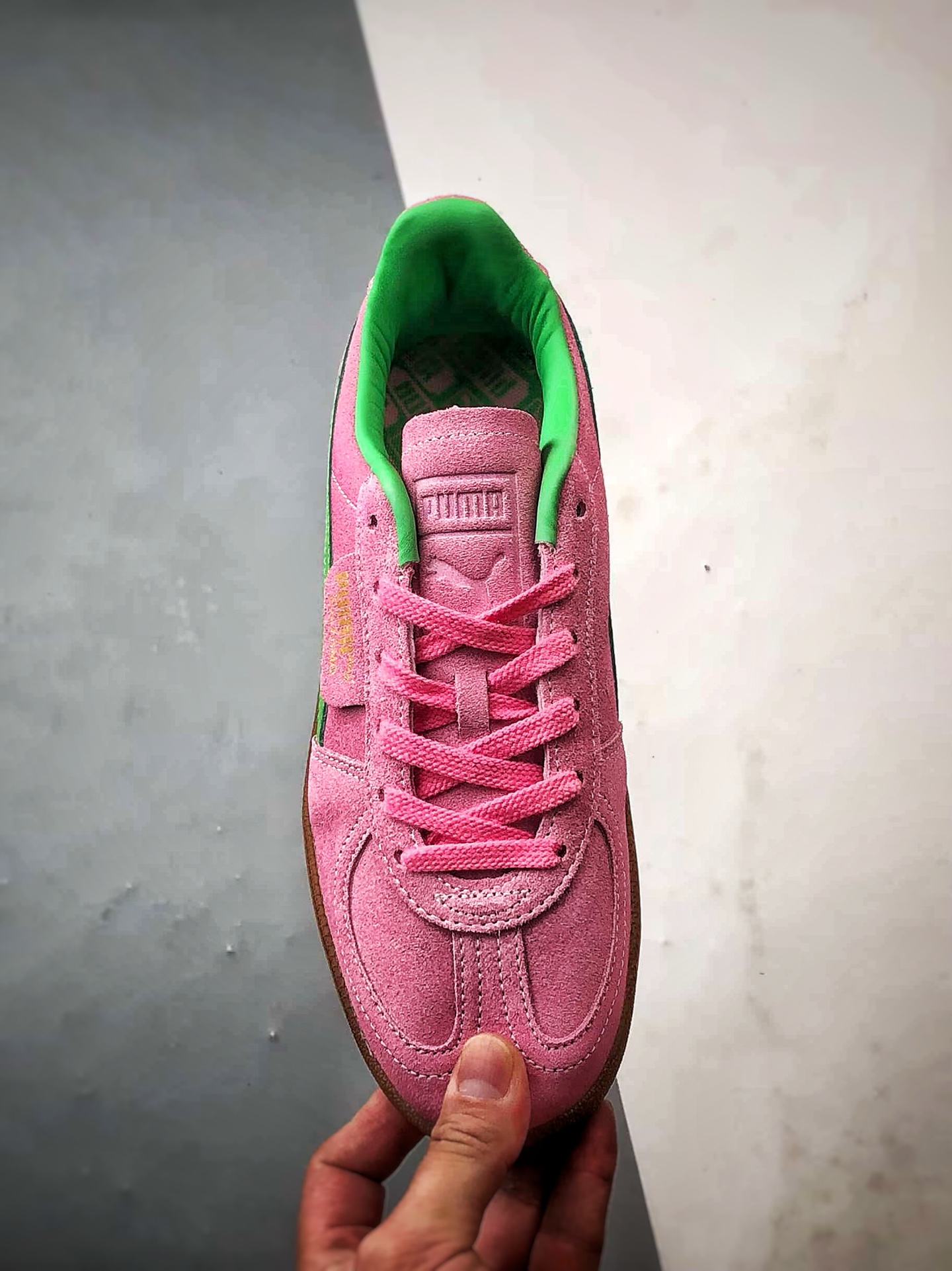 150 Puma Palermo 粉绿 舒适百搭低帮德训板鞋 孔眼底座和脚趾凸起由绒面革材料制成 397760-01