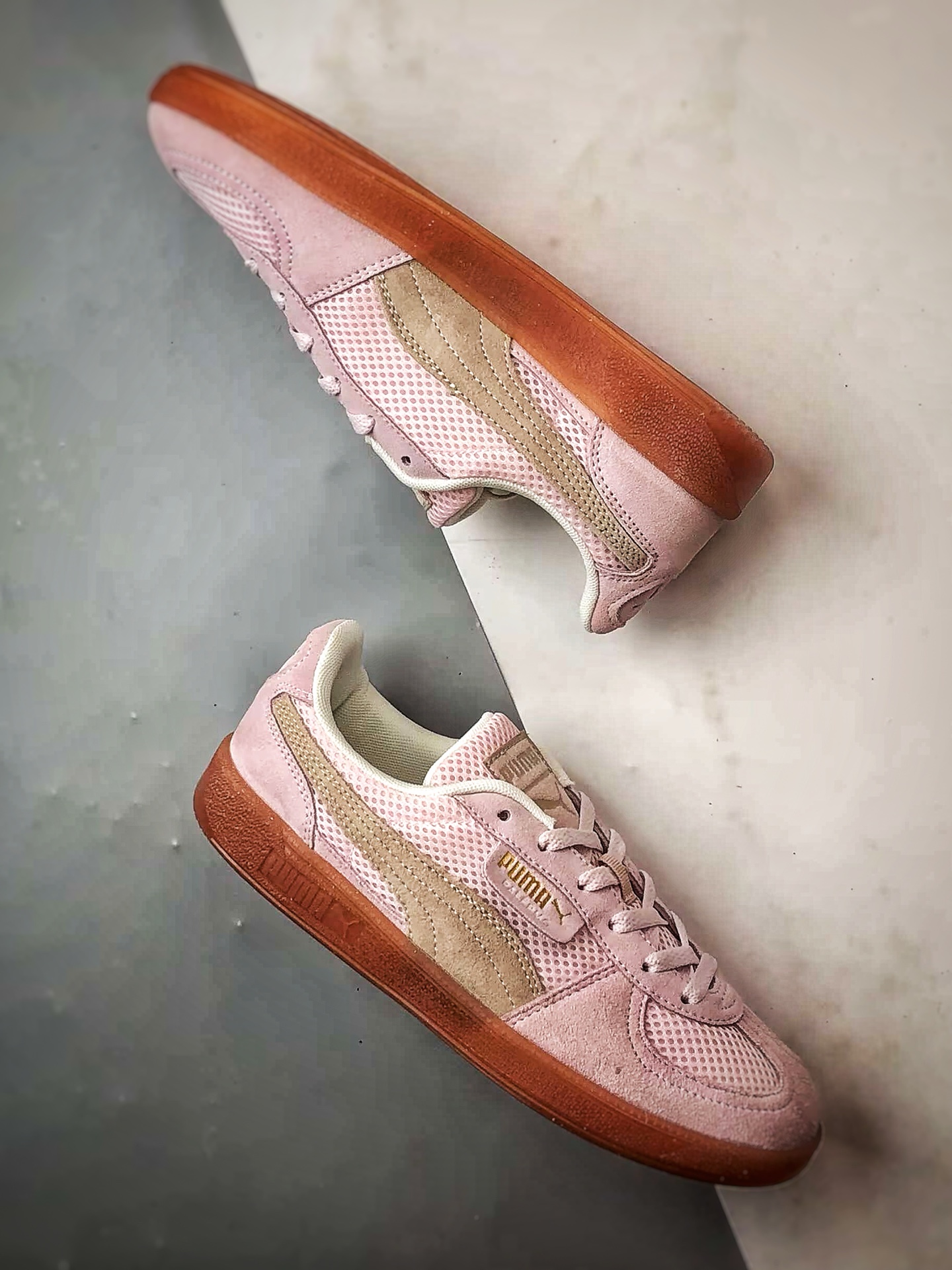 150 Puma Palermo 浅粉 舒适百搭低帮德训板鞋 403954-01-Chinese UA Cheap High Quatity Brand Clothes Bags handbags Sneakers wholesale wholesaler seller from China Factory suppliers Fashion Clothing Shoes best Quality Beautiful Price 150 Puma Palermo 浅粉 舒适百搭低帮德训板鞋 403954-01