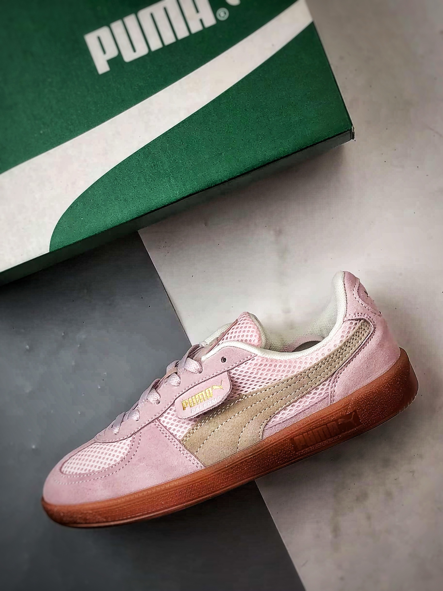 150 Puma Palermo 浅粉 舒适百搭低帮德训板鞋 403954-01-Chinese UA Cheap High Quatity Brand Clothes Bags handbags Sneakers wholesale wholesaler seller from China Factory suppliers Fashion Clothing Shoes best Quality Beautiful Price 150 Puma Palermo 浅粉 舒适百搭低帮德训板鞋 403954-01