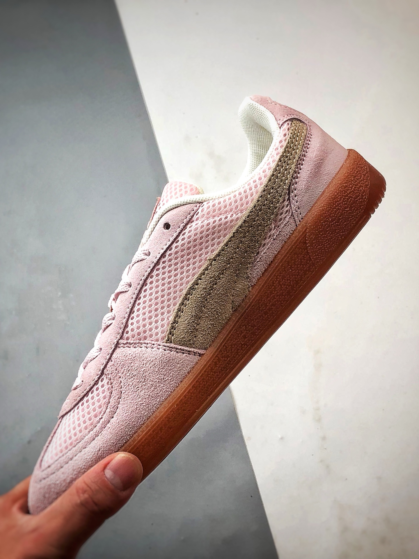 150 Puma Palermo 浅粉 舒适百搭低帮德训板鞋 403954-01-Chinese UA Cheap High Quatity Brand Clothes Bags handbags Sneakers wholesale wholesaler seller from China Factory suppliers Fashion Clothing Shoes best Quality Beautiful Price 150 Puma Palermo 浅粉 舒适百搭低帮德训板鞋 403954-01