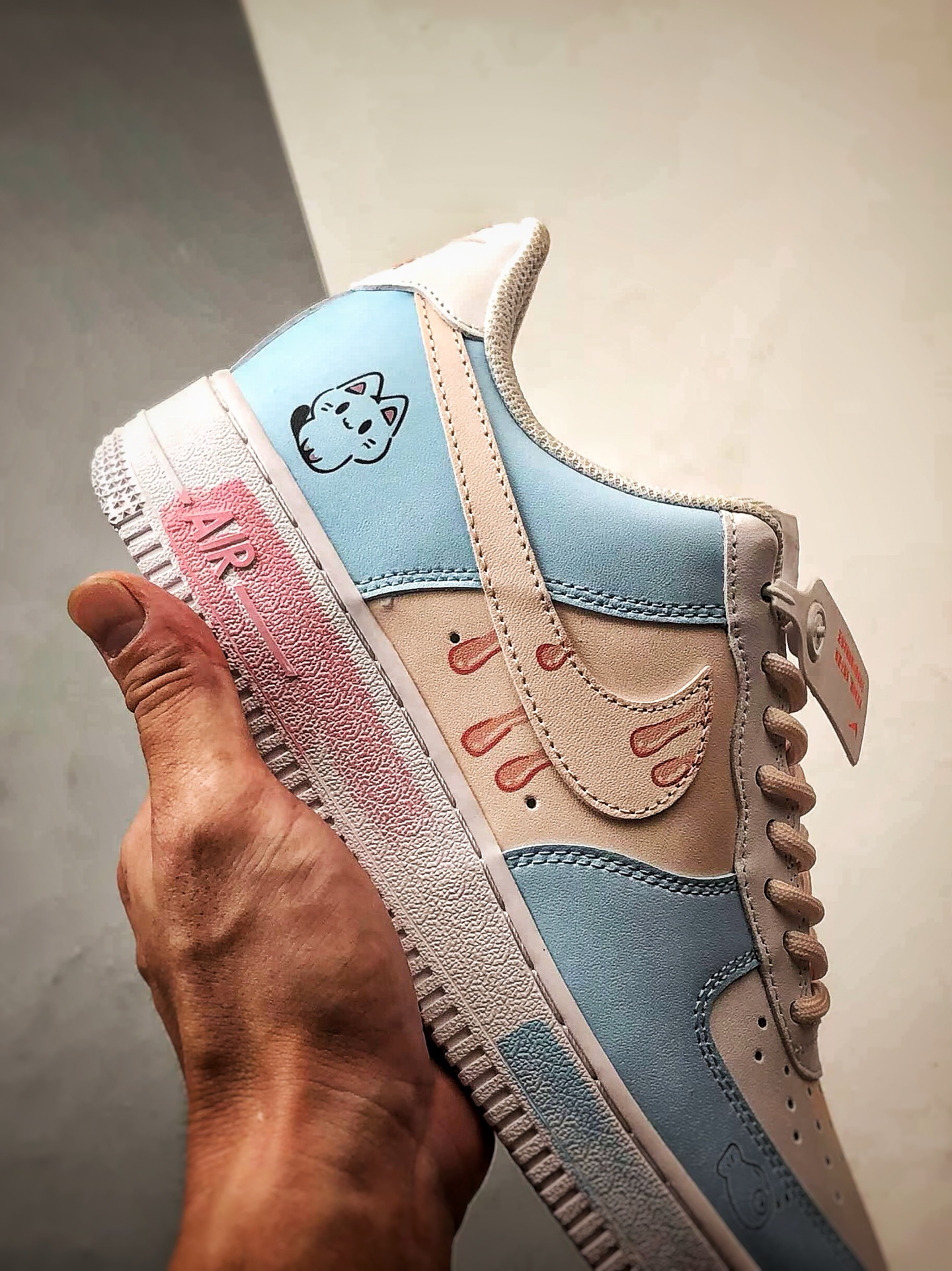 280 定制球鞋 Air Force 1 Low 粉蓝萌喵手绘涂鸦 经典休闲运动板鞋 ZH0316-107-Chinese UA Cheap High Quatity Brand Clothes Bags handbags Sneakers wholesale wholesaler seller from China Factory suppliers Fashion Clothing Shoes best Quality Beautiful Price 280 定制球鞋 Air Force 1 Low 粉蓝萌喵手绘涂鸦 经典休闲运动板鞋 ZH0316-107