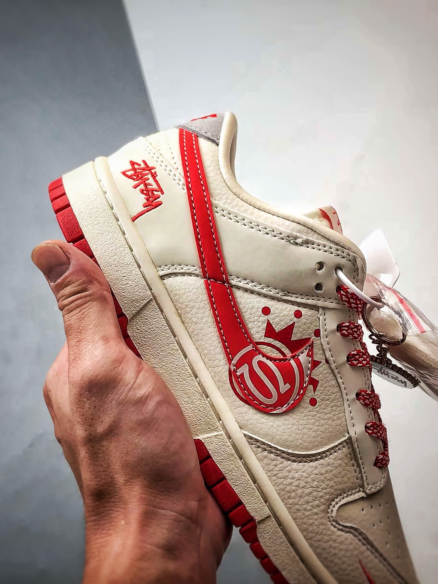 290 NK Dunk Low Retro ”DIY高端定制” 斯图西米白红 低帮休闲运动板鞋 DG2025-004