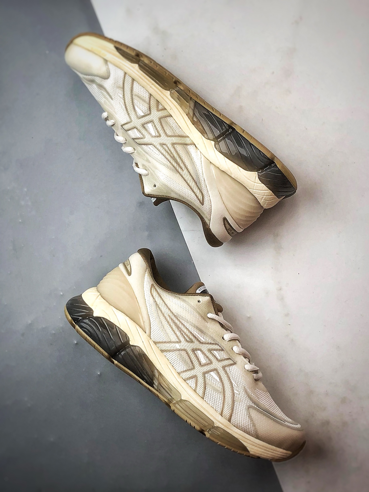 190 Asics Gel-Quantum 360 8 米白色 亚瑟士量子系列硅胶回弹休闲运动跑步鞋 1203A402-101
