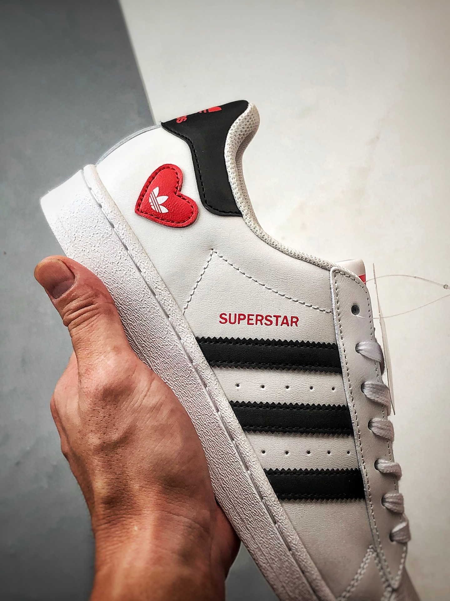 160 AD Originals Superstar 爱心白黑贝壳头 FZ1807