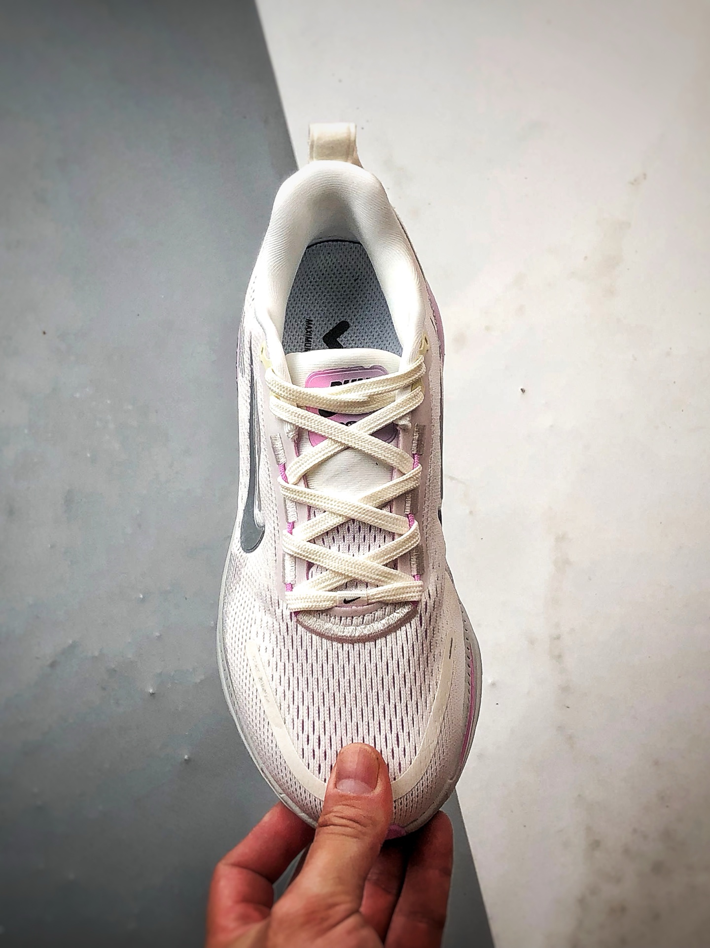 180 NK Air Zoom Vomero 18 白紫 迈柔18舒适百搭网面透气休闲跑步鞋 IM2503-133