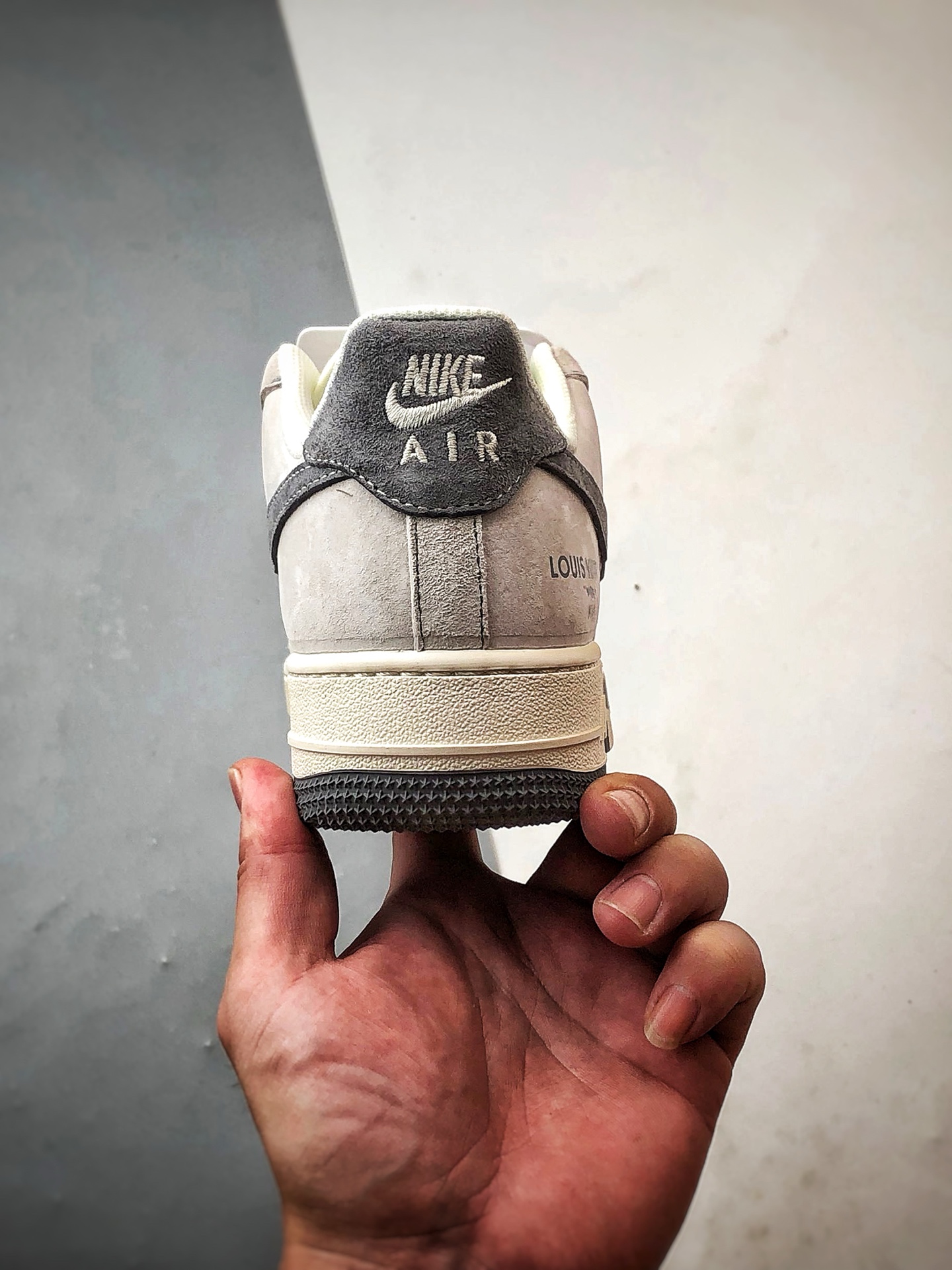 LV x Air Force 1 Low 印花米白灰 CX5050-Y07-Top High Quatity Cheap Sneakers Fashion Clothing Clothes Bags handbags Shoes of all Brand wholesale With The best Quality And Beautiful Price from China Factory Chinese suppliers wholesaler seller LV x Air Force 1 Low 印花米白灰 CX5050-Y07