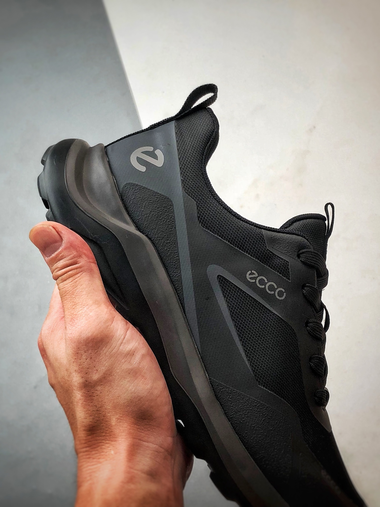 300 Ecco/爱步 驱动系列 户外防水透气复古时尚拼接徒步跑鞋 8825940