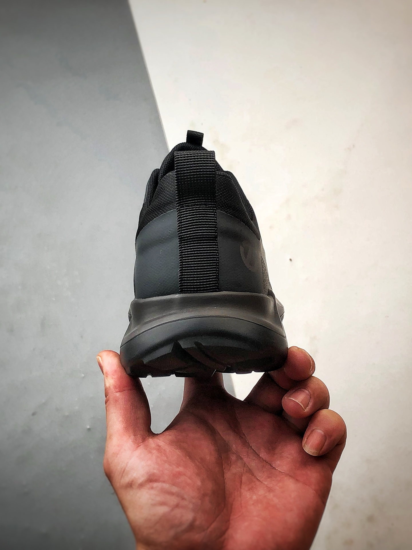 300 Ecco/爱步 驱动系列 户外防水透气复古时尚拼接徒步跑鞋 8825940