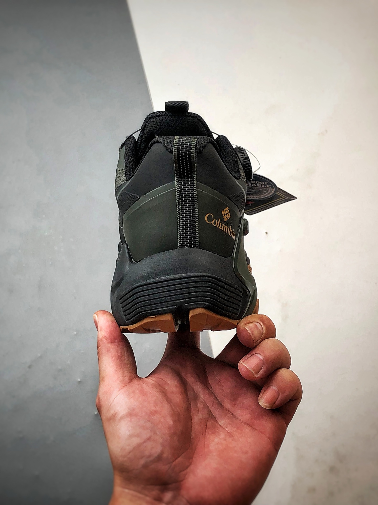 240 Columbia/哥伦比亚 黑绿 男士徒步越野机能运动跑鞋