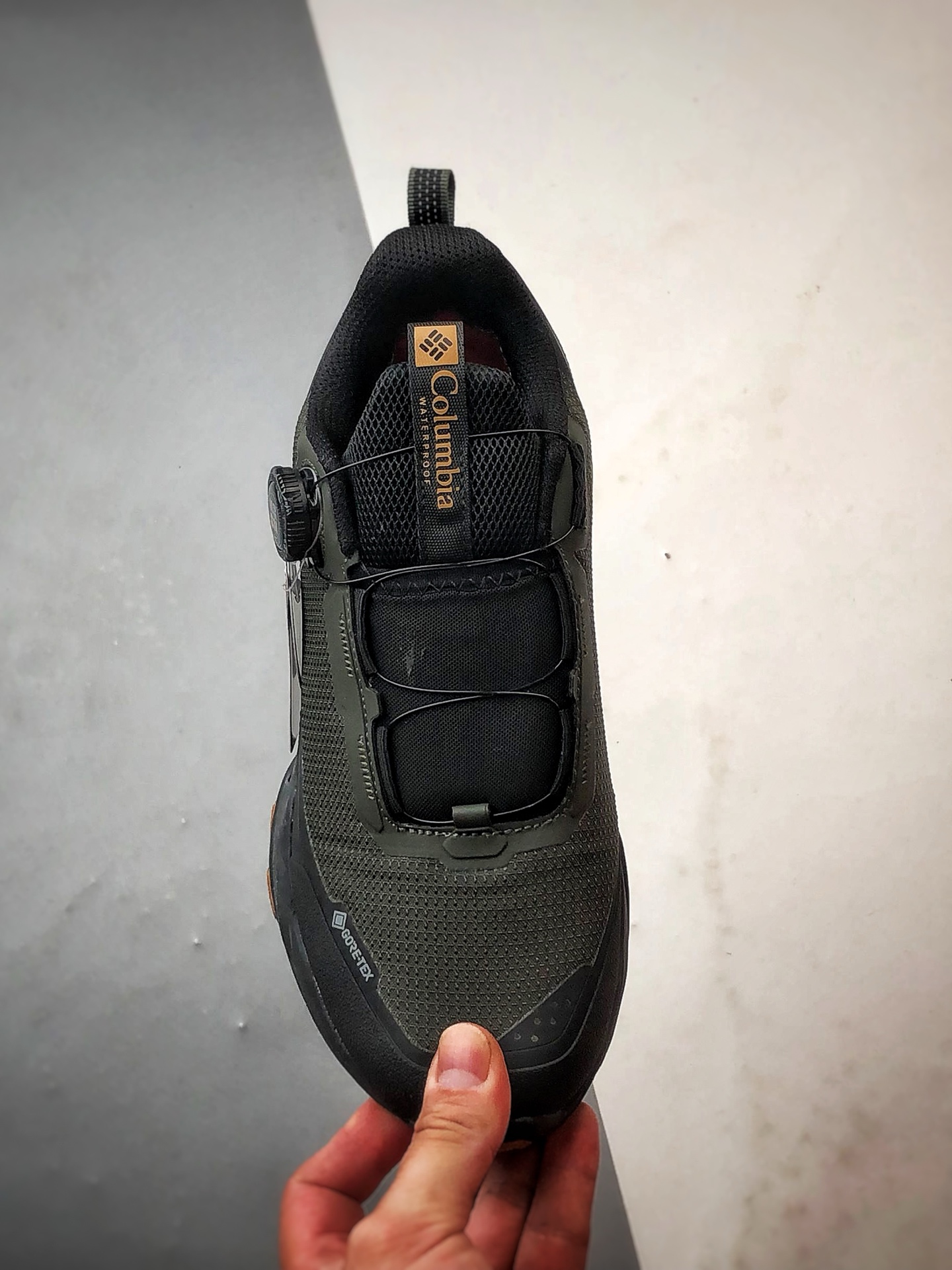 240 Columbia/哥伦比亚 黑绿 男士徒步越野机能运动跑鞋