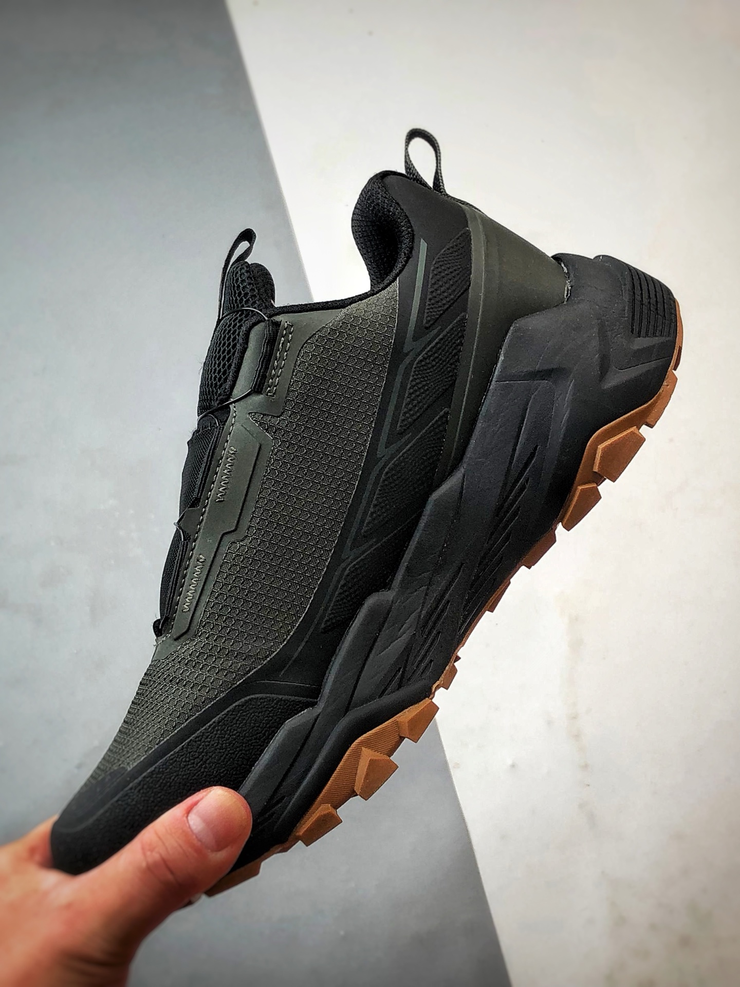 240 Columbia/哥伦比亚 黑绿 男士徒步越野机能运动跑鞋