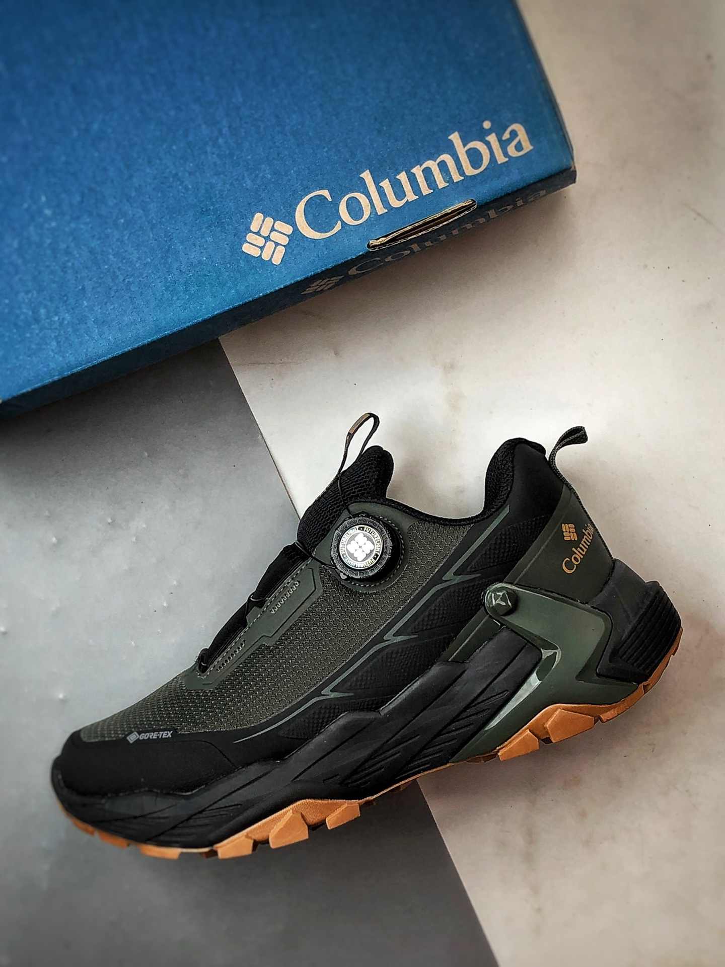 240 Columbia/哥伦比亚 黑绿 男士徒步越野机能运动跑鞋