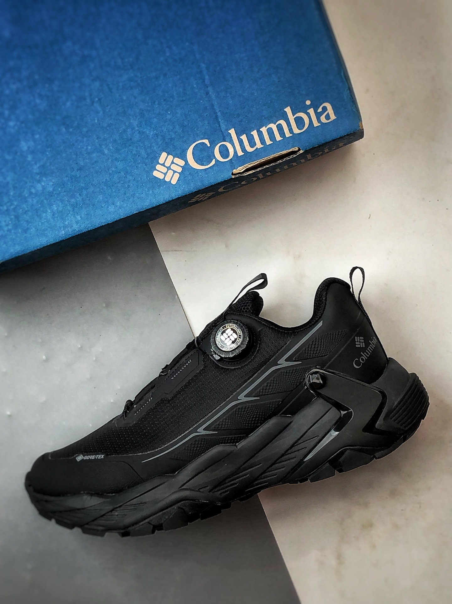 240 Columbia/哥伦比亚 黑色 男士徒步越野机能运动跑鞋